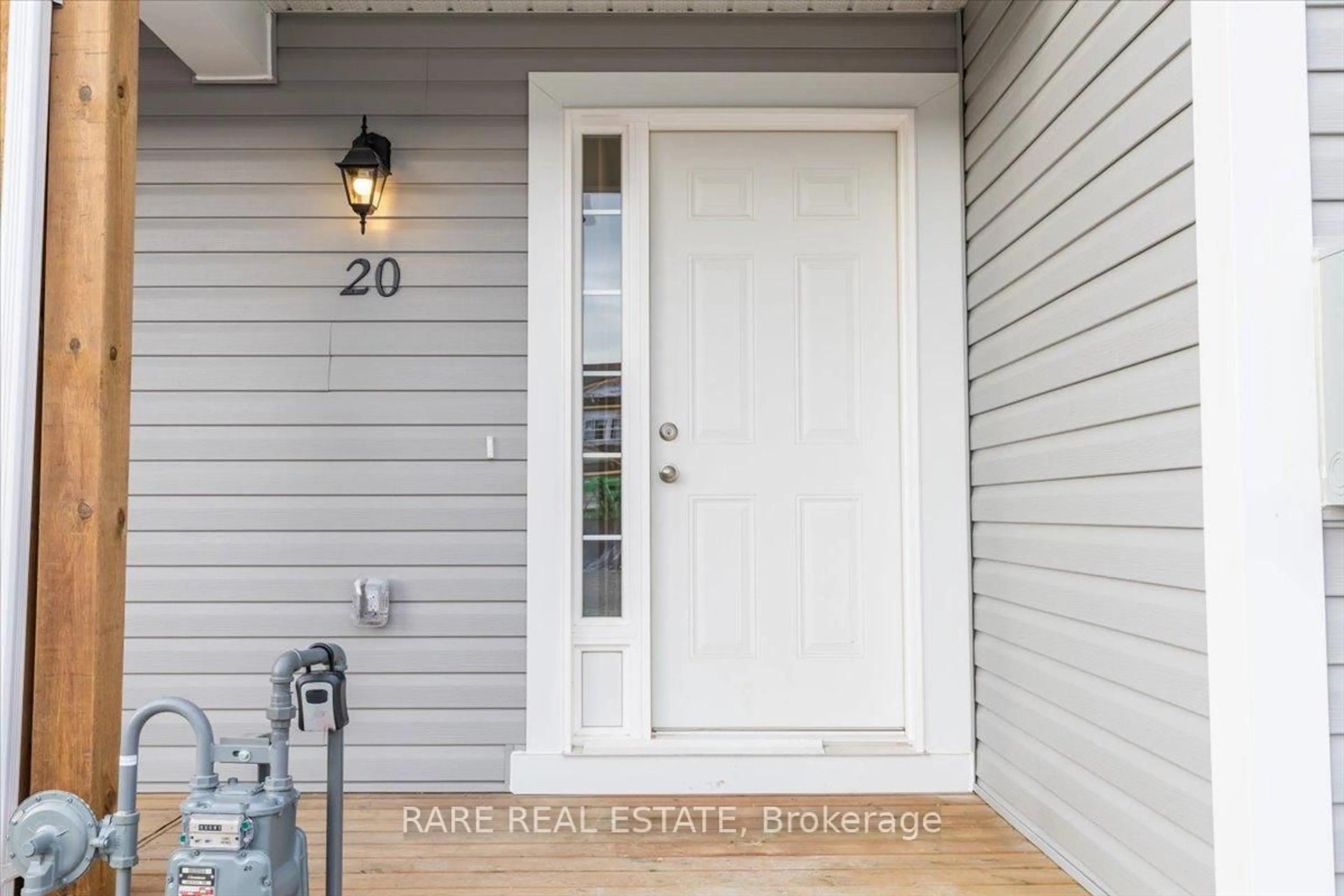 Indoor entryway for 20 Mcconnell Cres, Bracebridge Ontario P1L 0N7