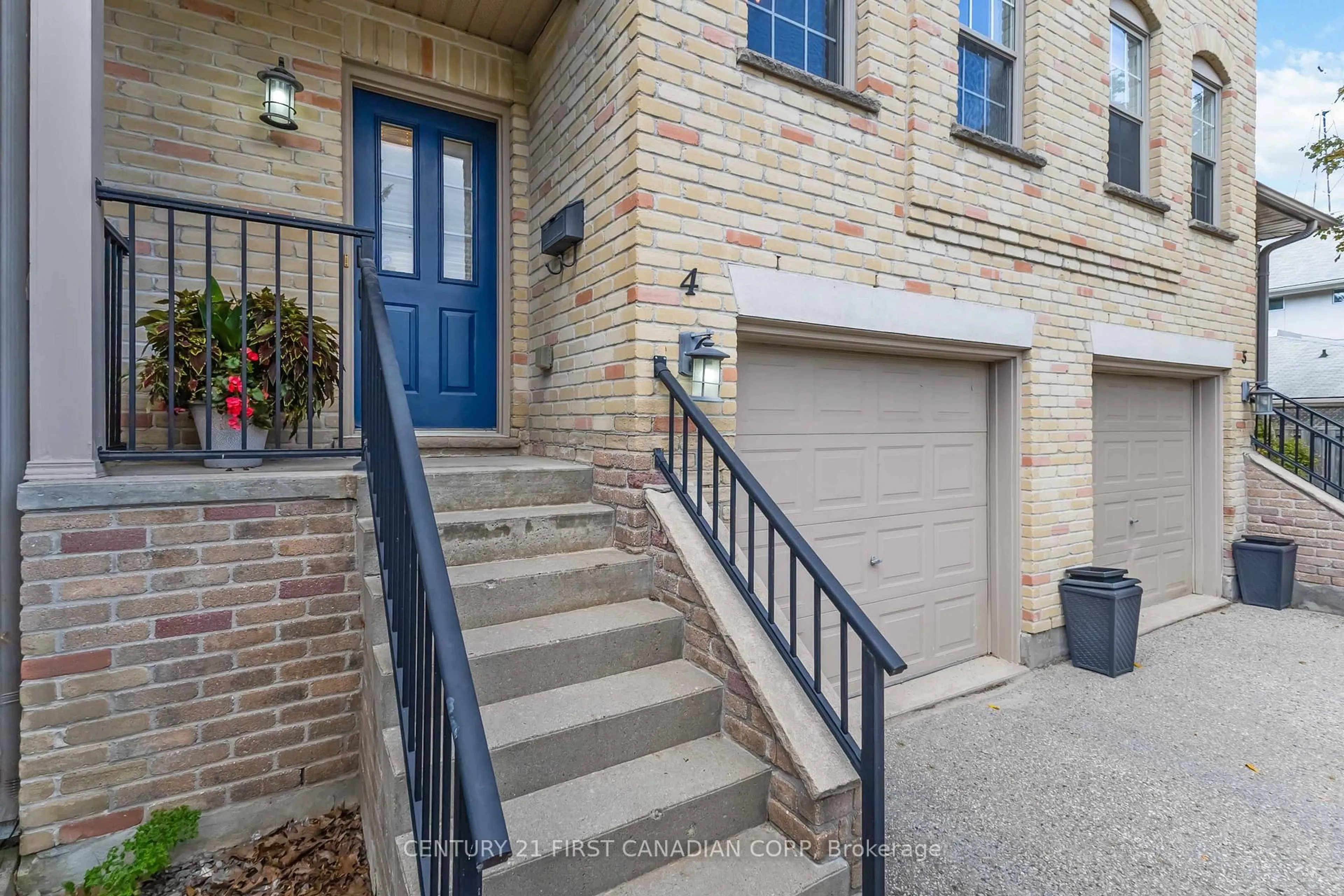 Home with brick exterior material, street for 609 Colborne St #4, London East Ontario N6B 2V3