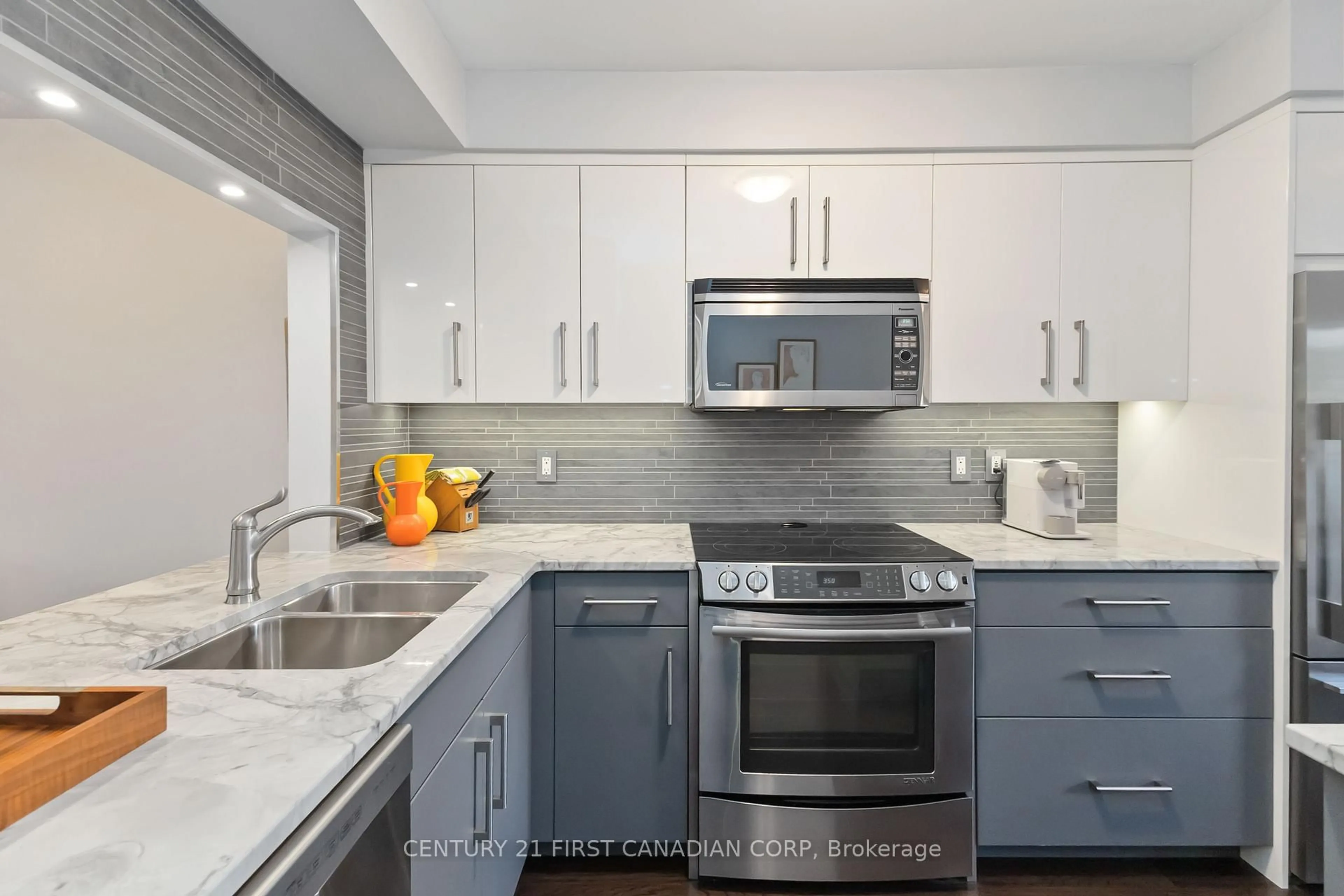 Open concept kitchen, ceramic/tile floor for 609 Colborne St #4, London East Ontario N6B 2V3