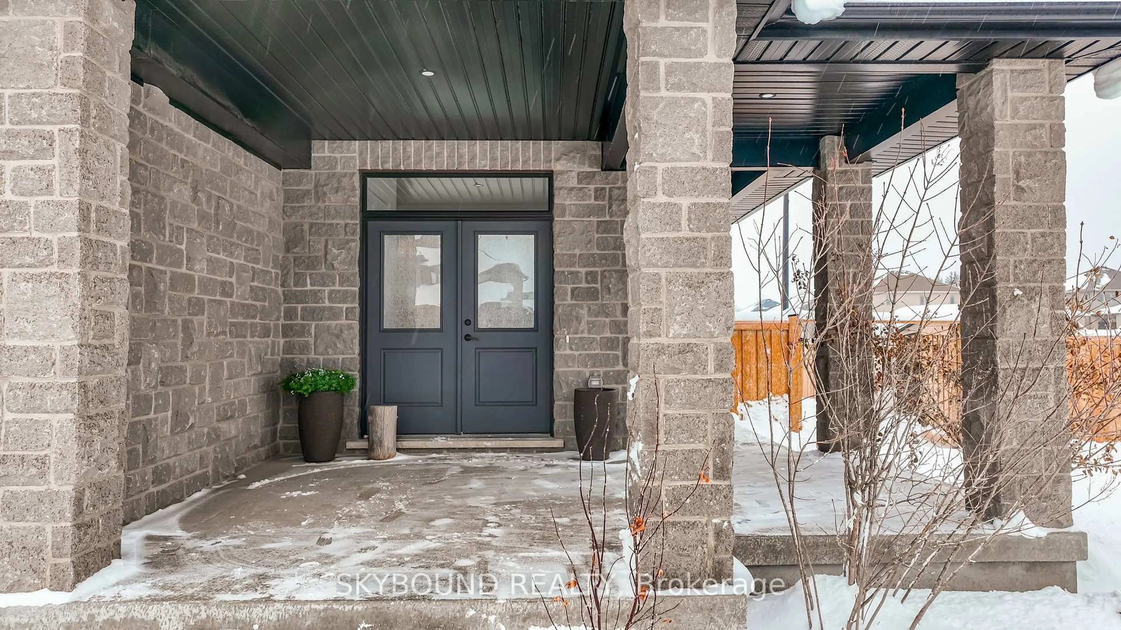 Indoor entryway for 1 Tindall Cres, East Luther Grand Valley Ontario L9W 7R9