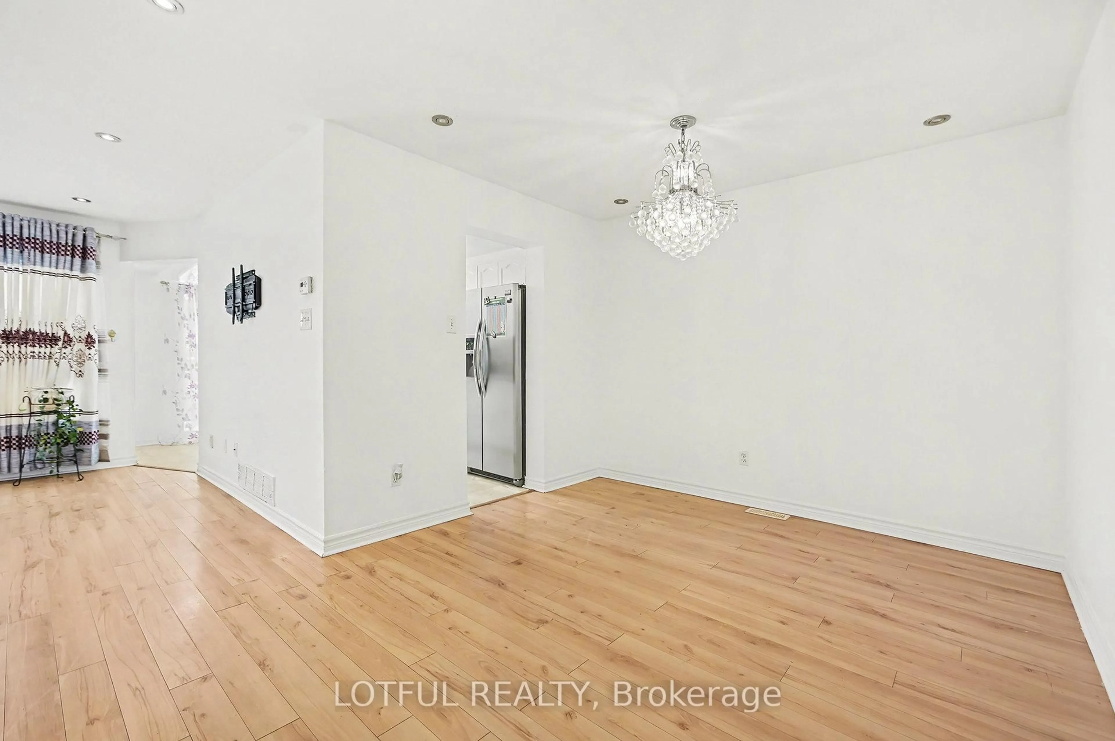 A pic of a room for 13 Villandry St, Ottawa Ontario K2G 6X7