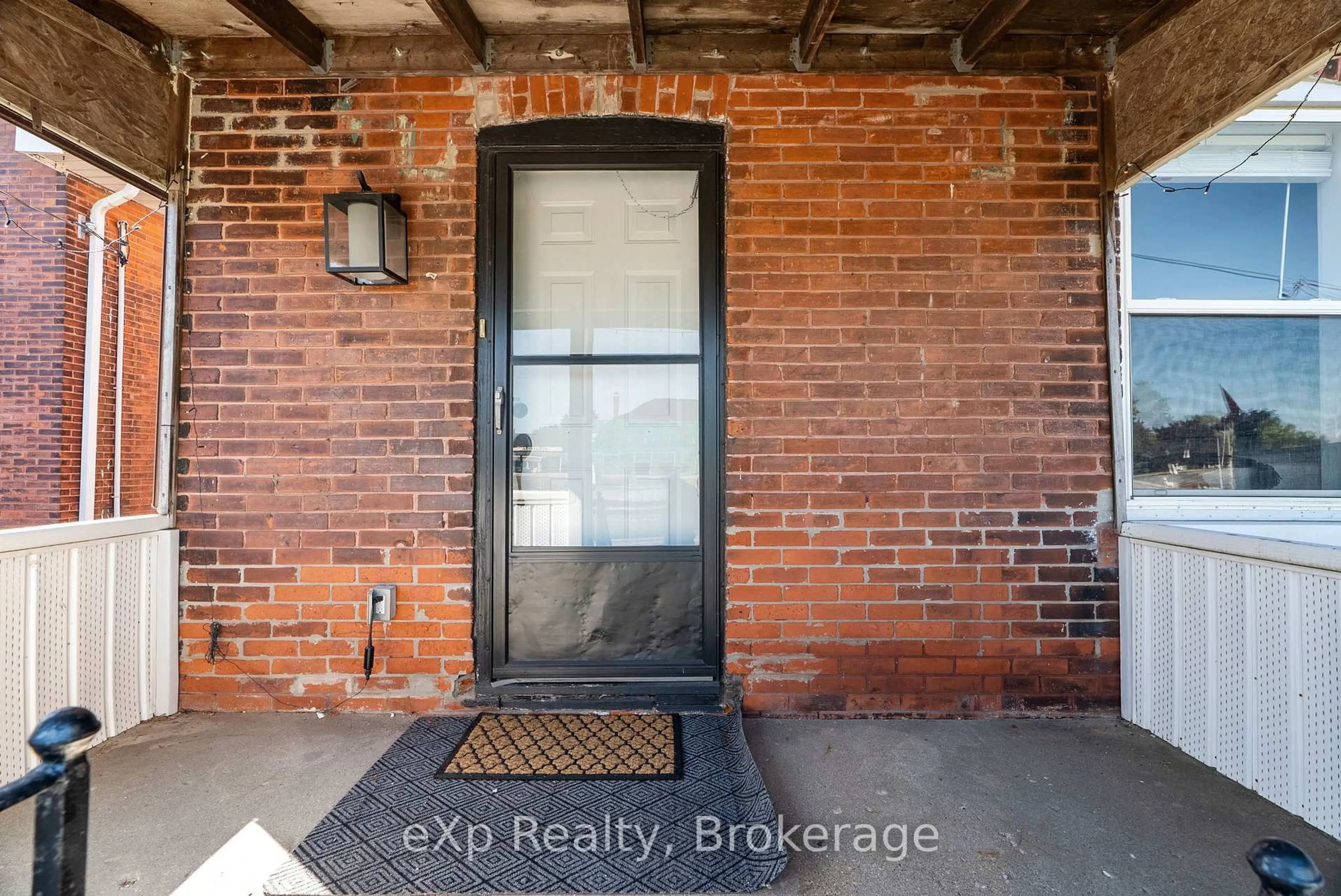 Indoor entryway for 63 Guelph St, Stratford Ontario N5A 3W7