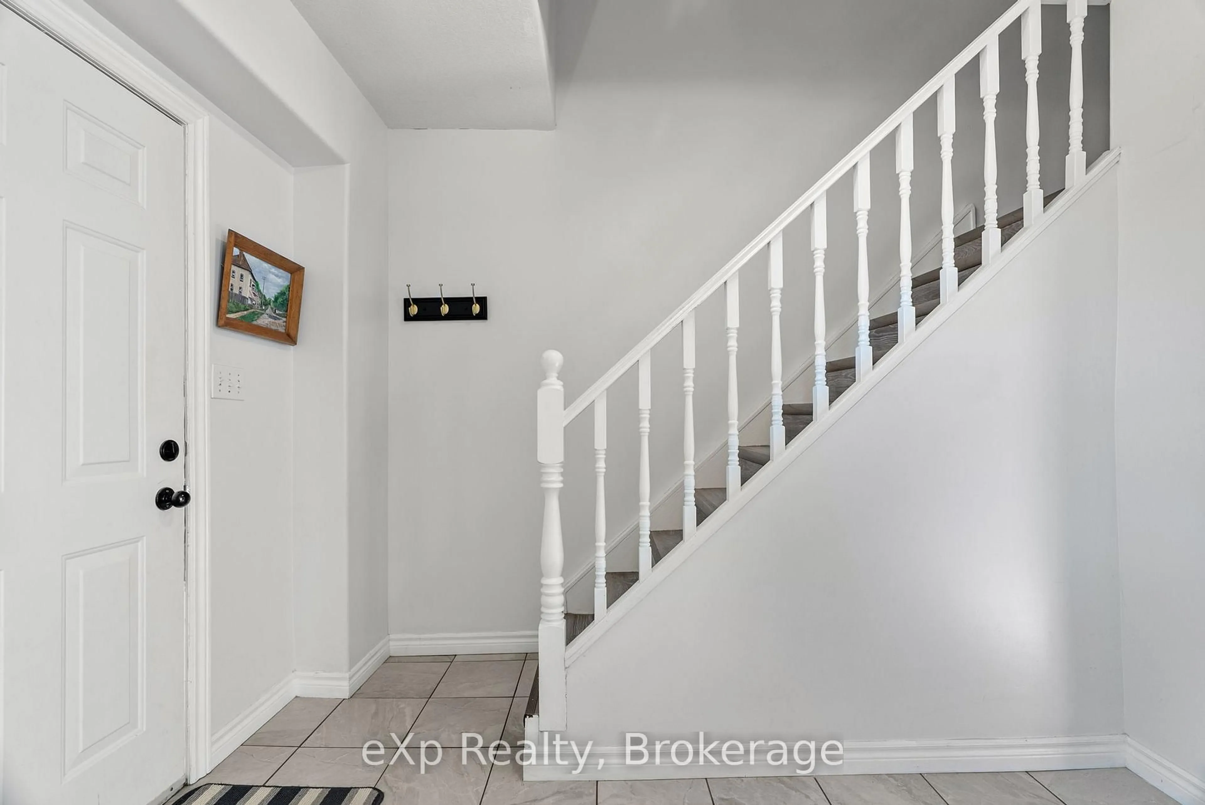 Indoor entryway for 63 Guelph St, Stratford Ontario N5A 3W7