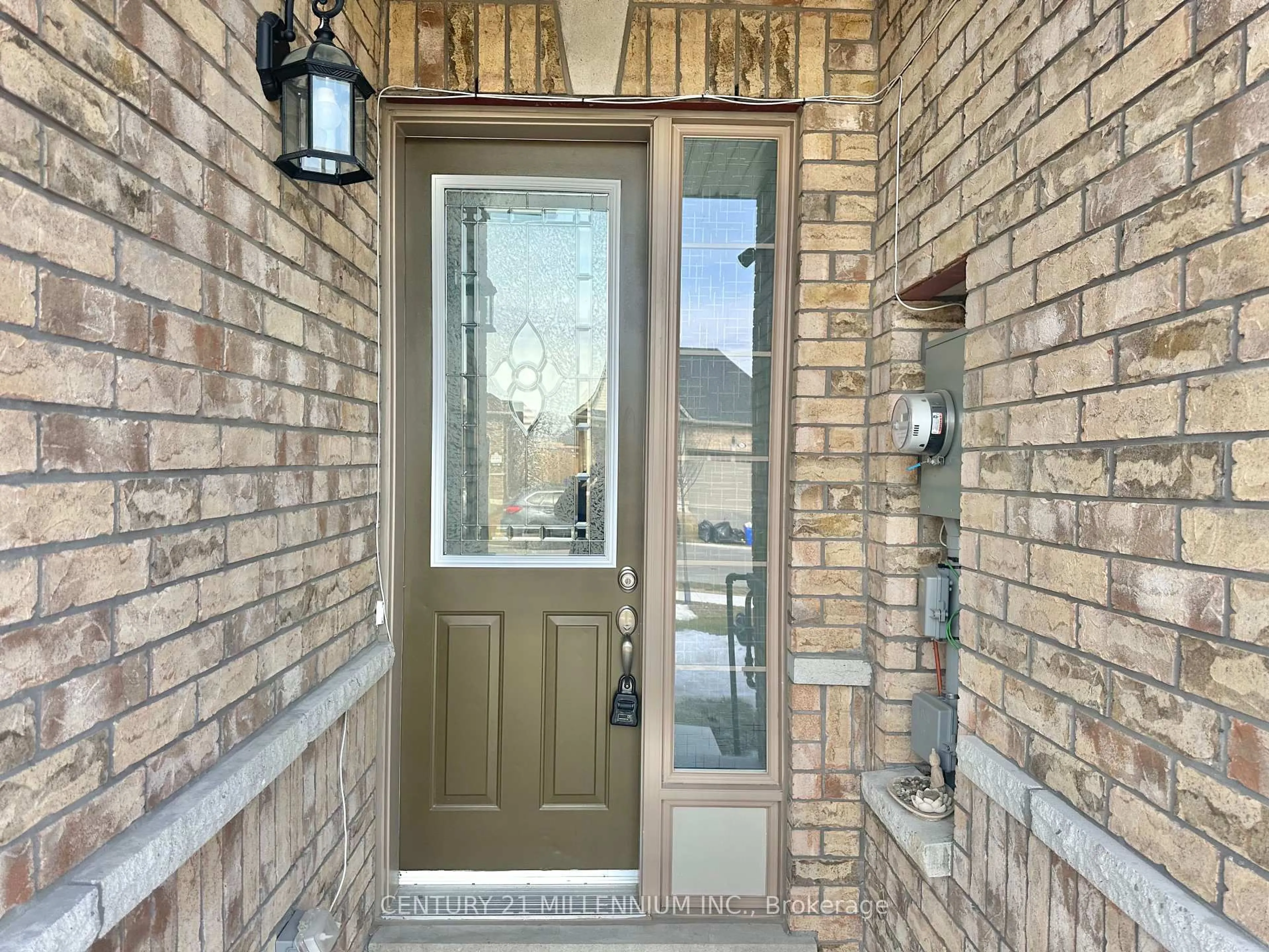 Indoor entryway for 25 Harwood St, Tillsonburg Ontario N4G 0J7
