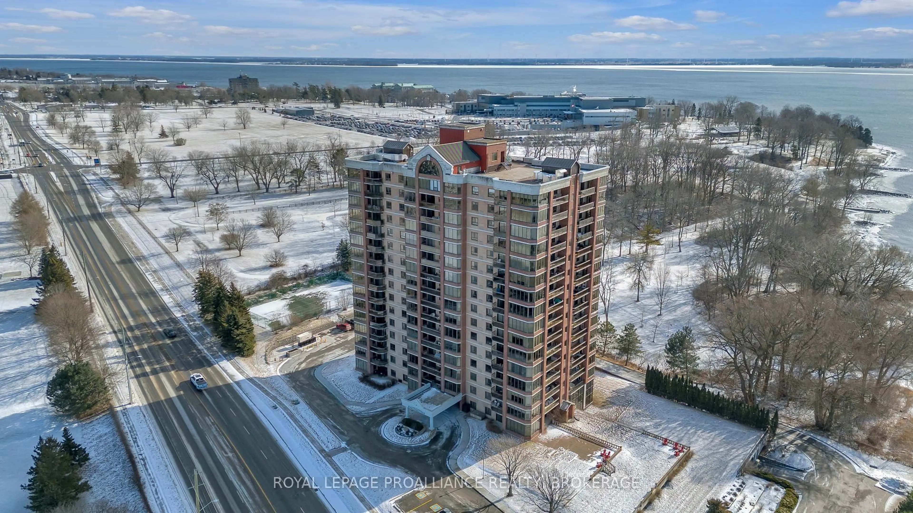 A pic from outside/outdoor area/front of a property/back of a property/a pic from drone, unknown for 1000 King St #705, Kingston Ontario K7M 8H3