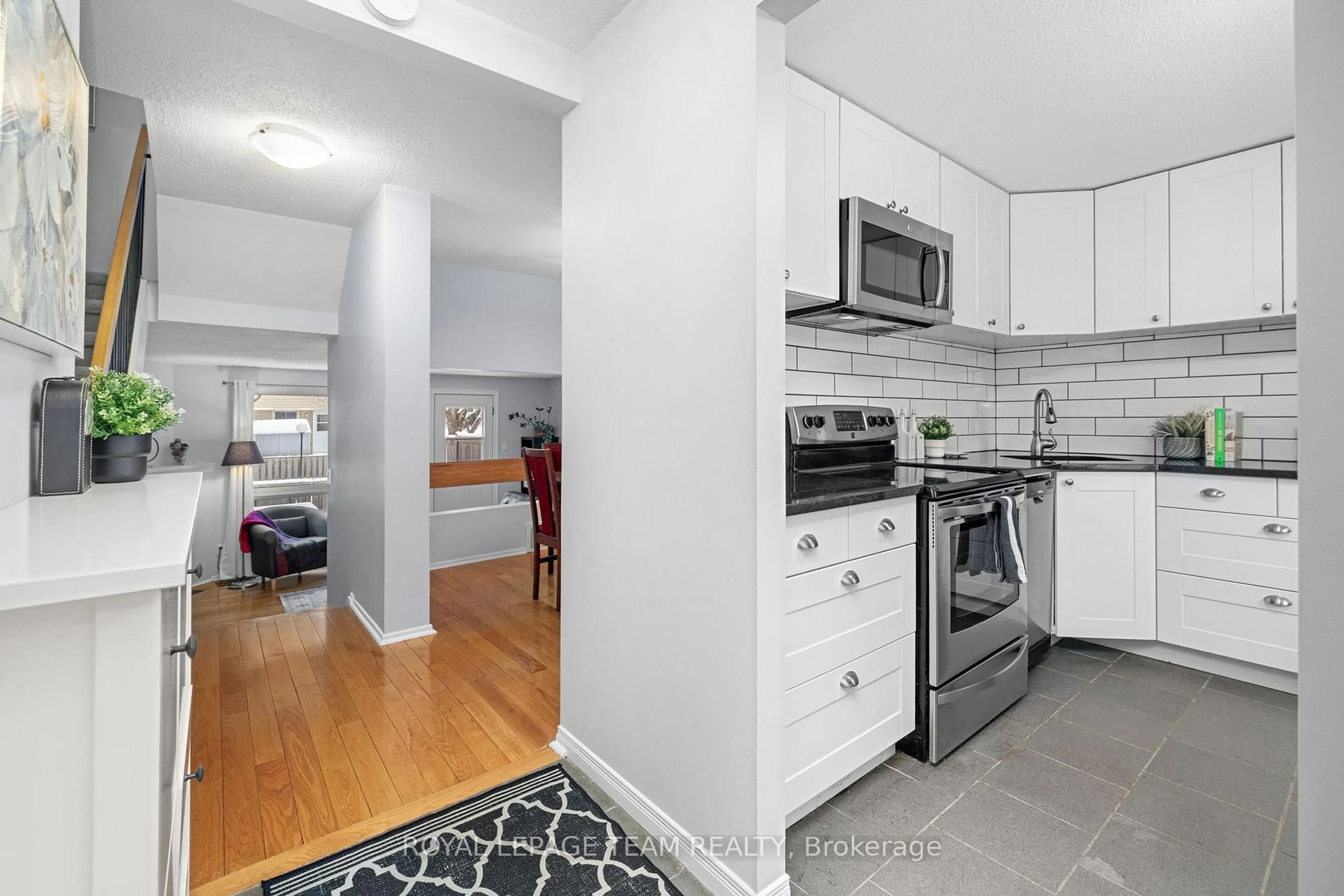 Unknown for 35 Malvern Dr, Ottawa Ontario K2J 1M8