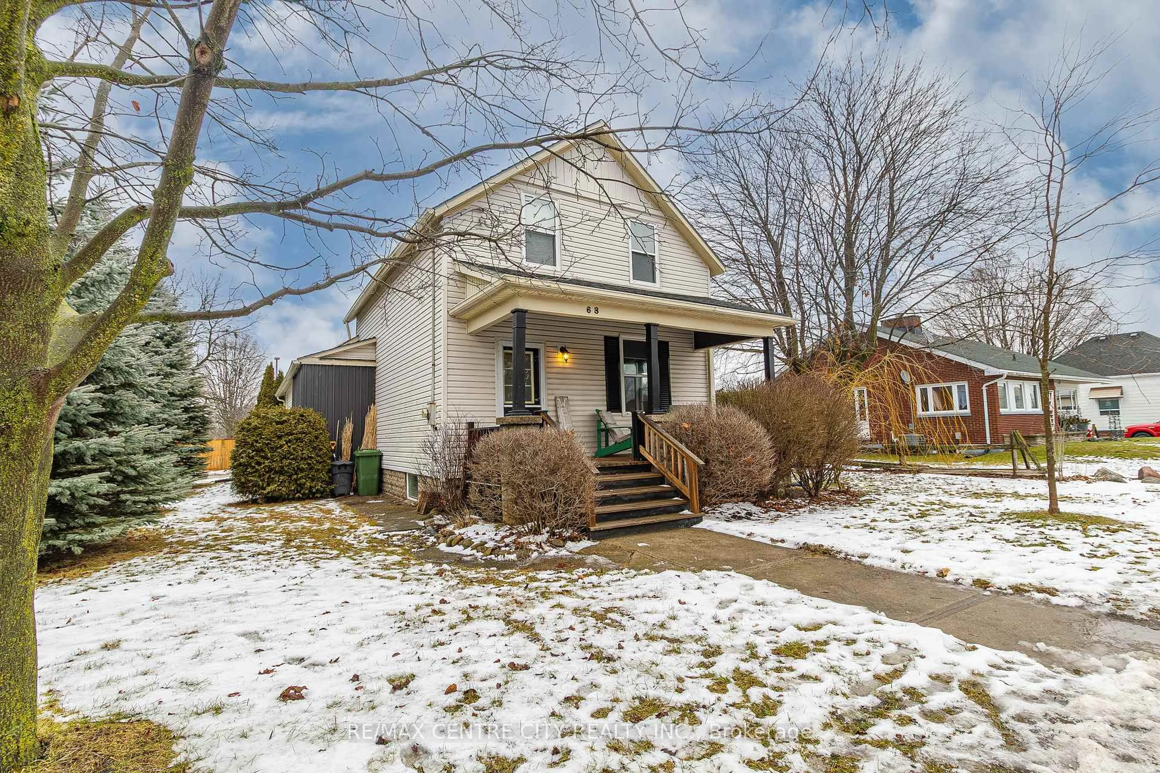 Unknown for 68 Edward St, St. Thomas Ontario N5P 1Y7