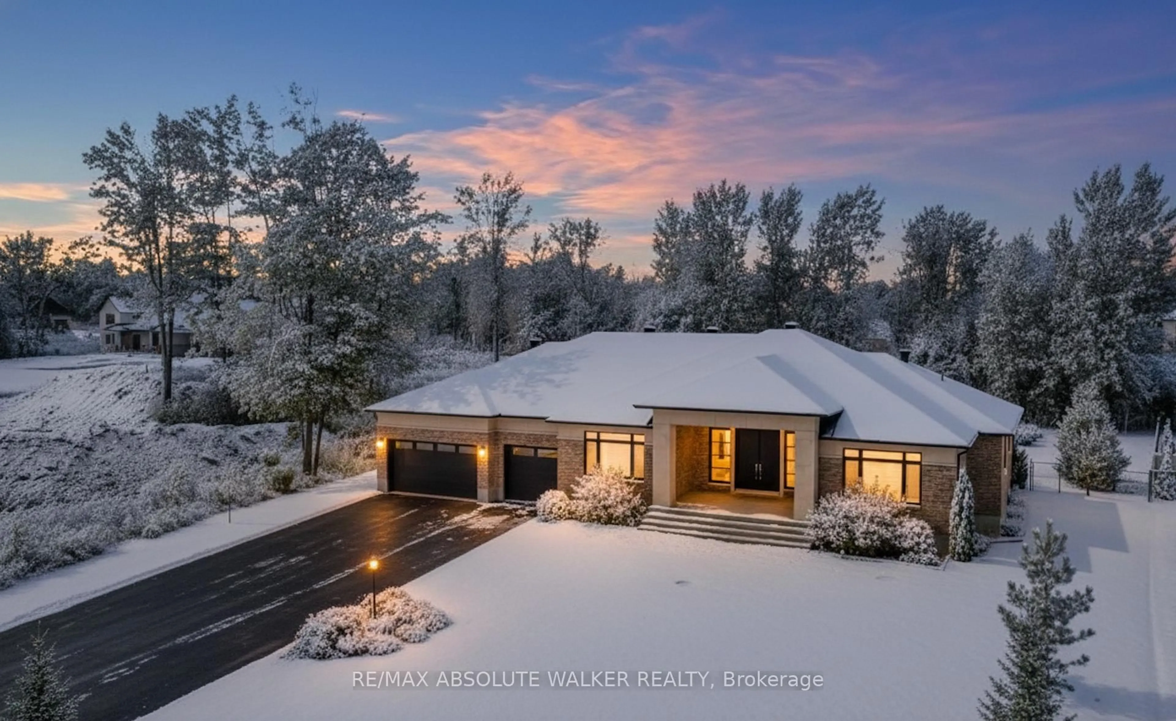 A pic from outside/outdoor area/front of a property/back of a property/a pic from drone, unknown for 700 Mcmanus Ave, Manotick Ontario K4M 0B2