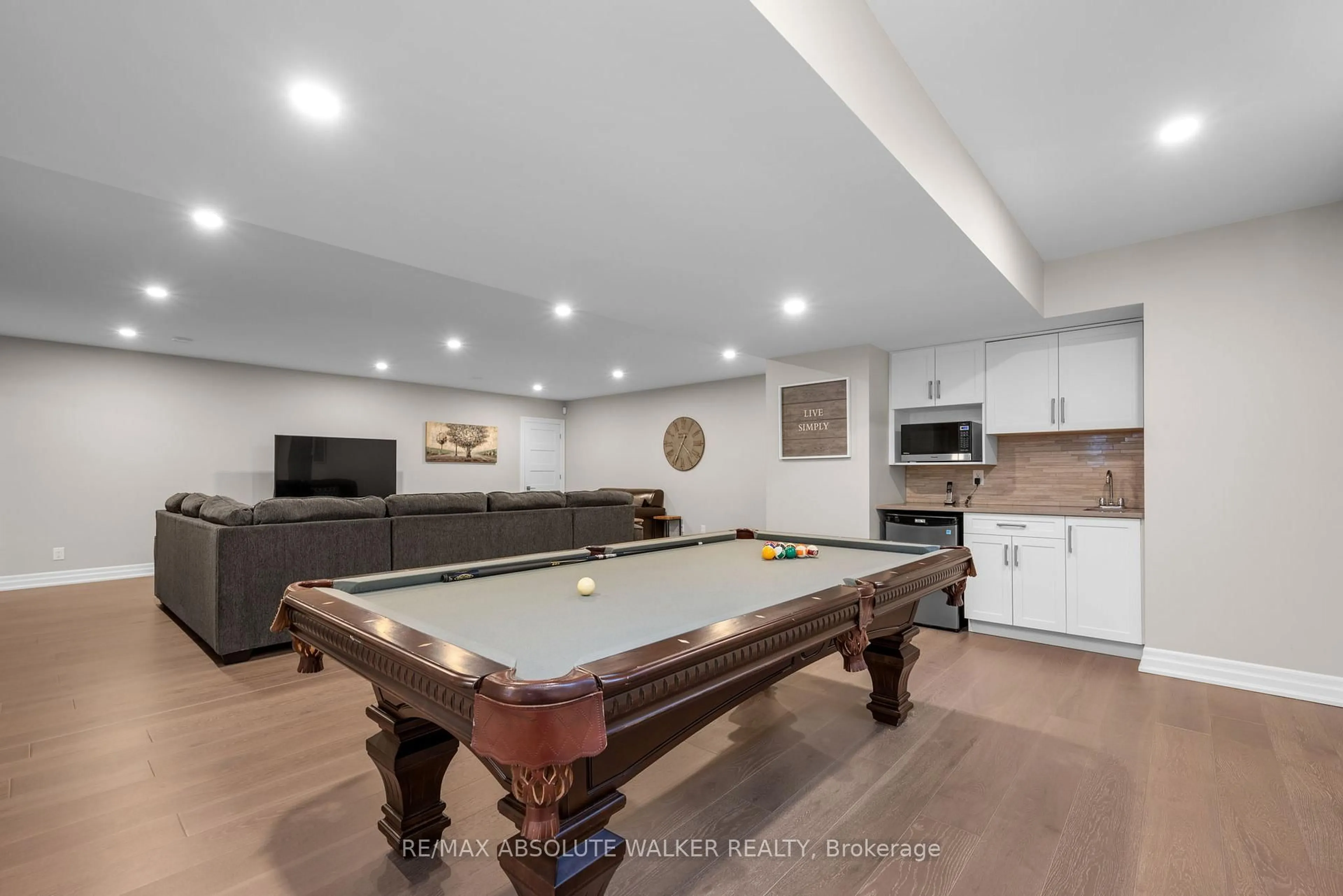 Home theater for 700 Mcmanus Ave, Manotick Ontario K4M 0B2