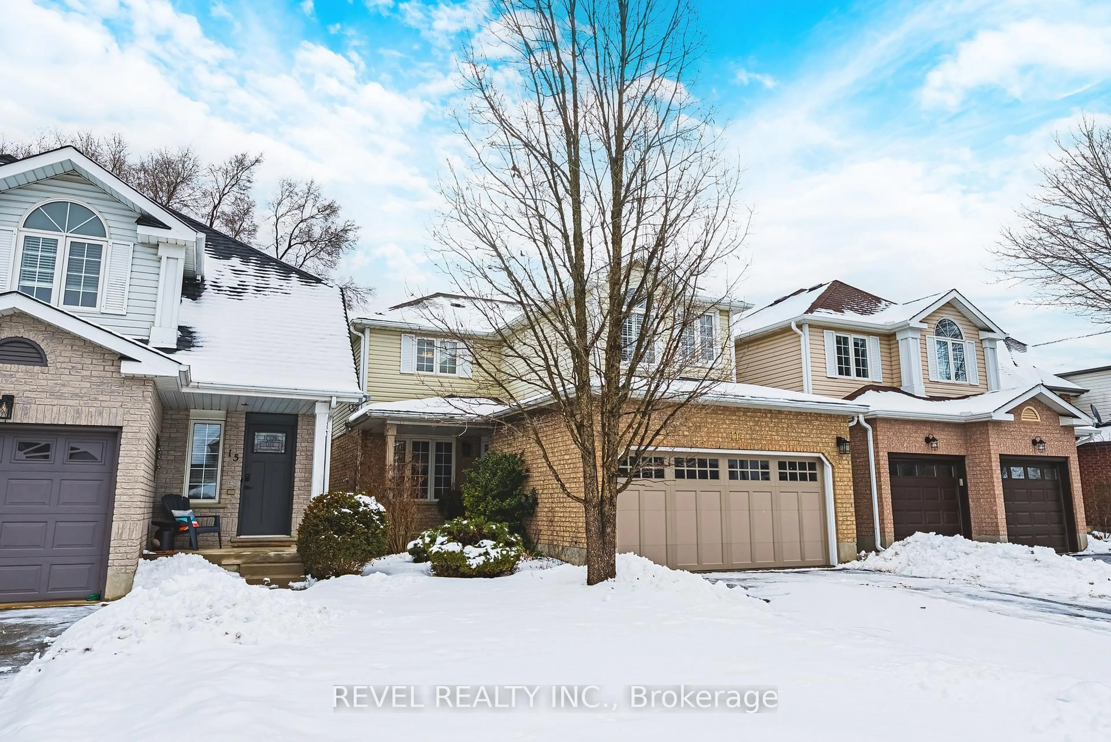 A pic from outside/outdoor area/front of a property/back of a property/a pic from drone, street for 11 Gaw Cres, Guelph Ontario N1L 1H8