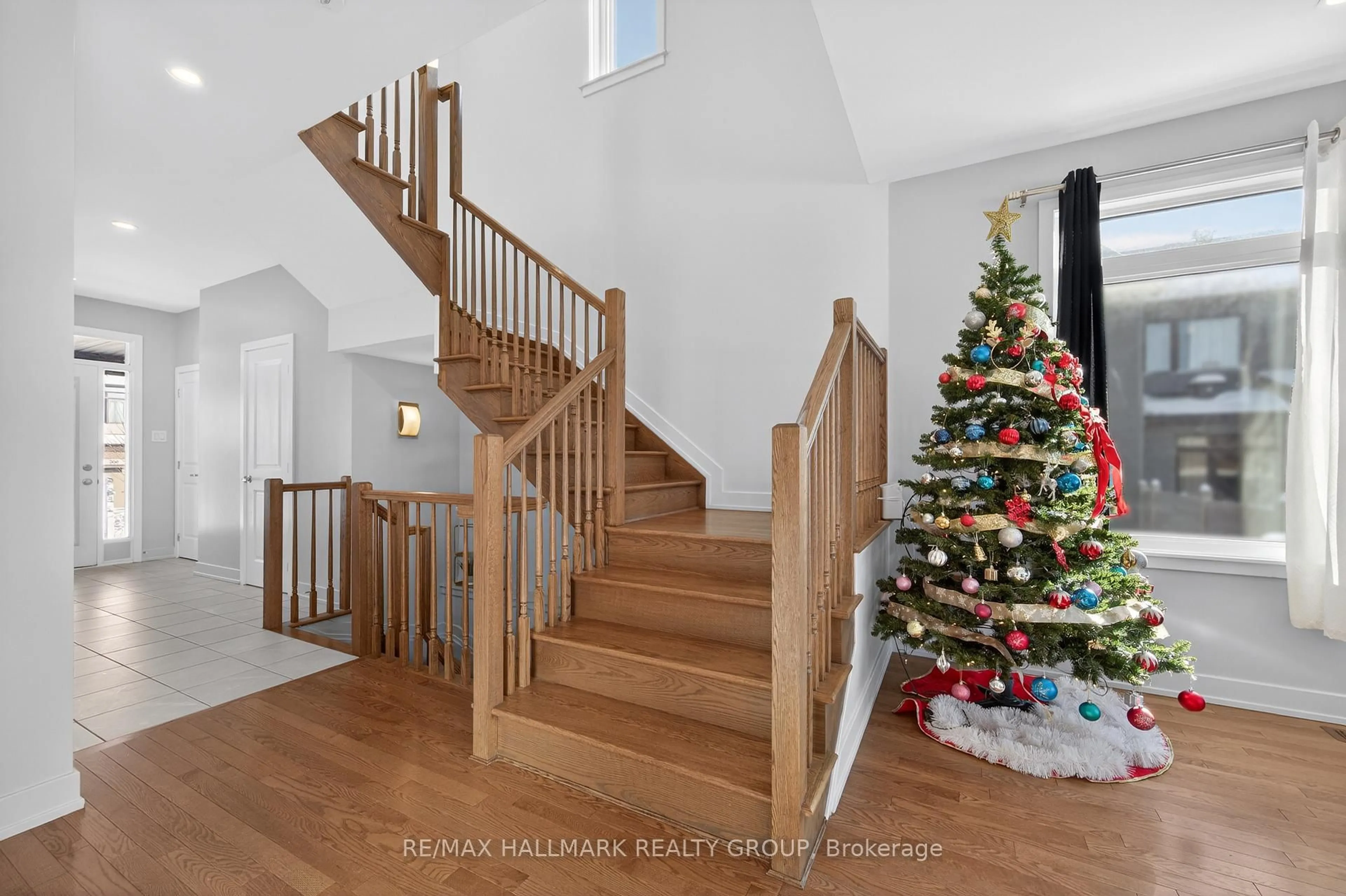 Stairs for 307 Ibanez Walk, Ottawa Ontario K1T 0V8