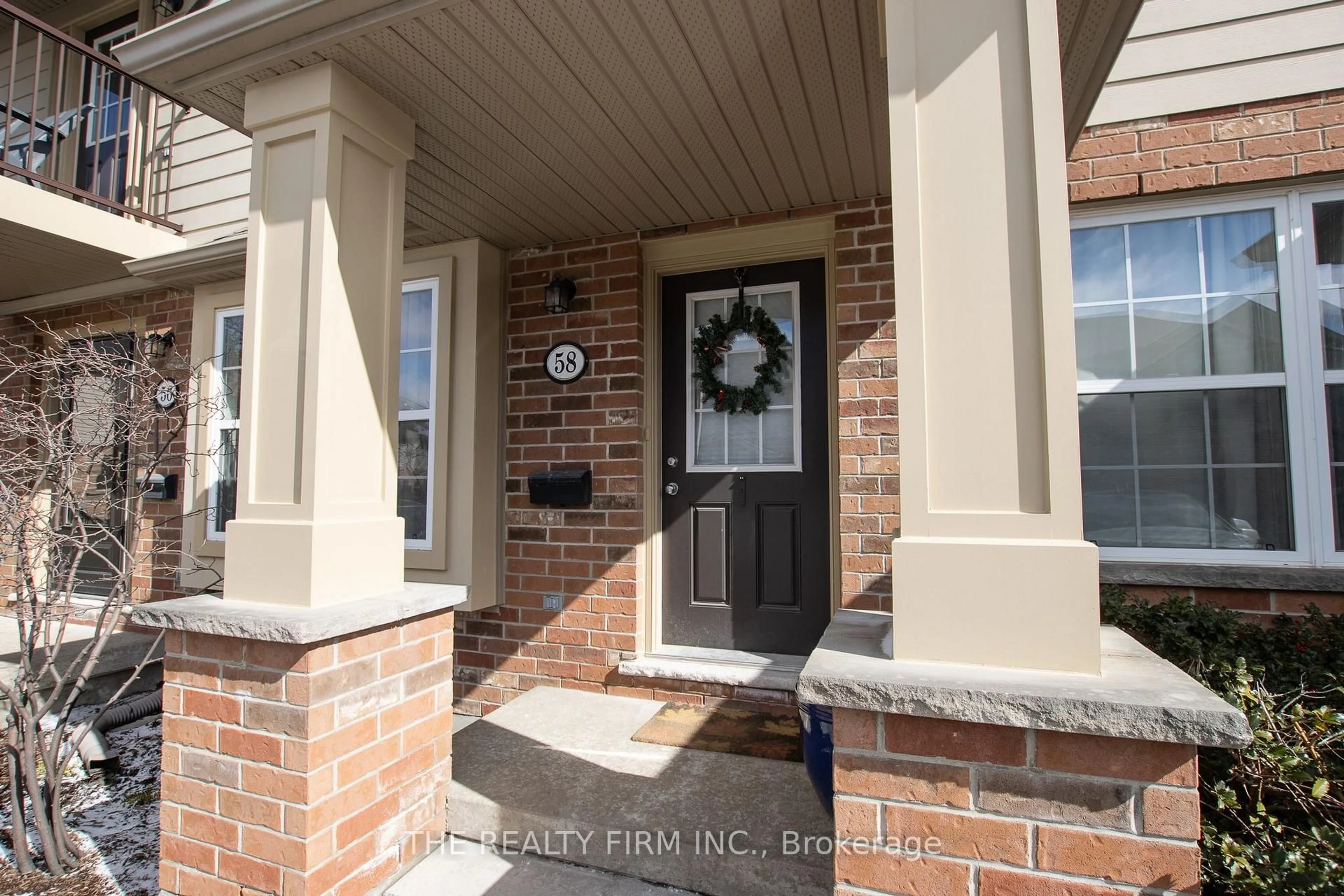 Indoor entryway for 3320 MEADOWGATE BOULEVARD #58, London South Ontario N6M 0A7