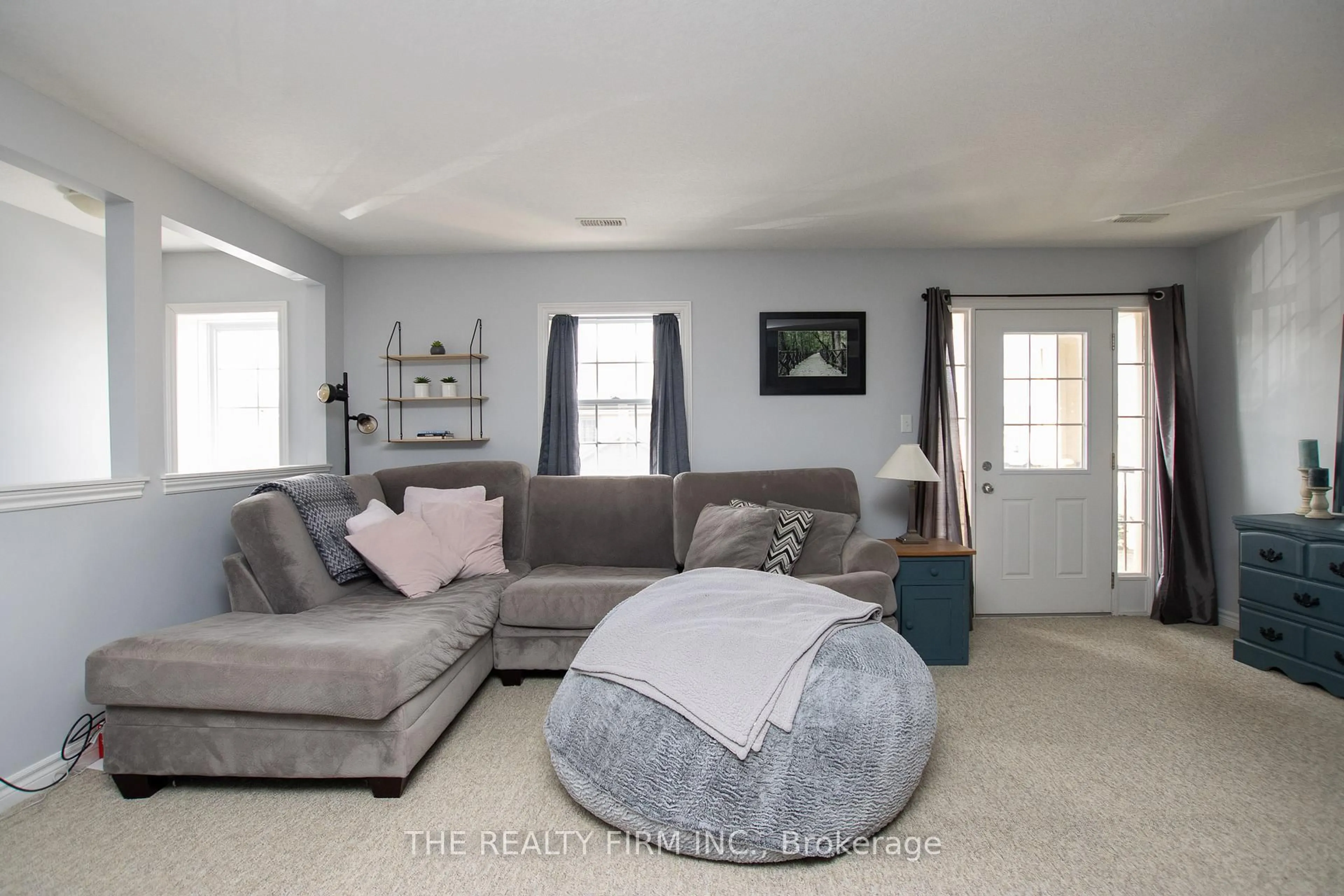 Living room with furniture, unknown for 3320 MEADOWGATE BOULEVARD #58, London South Ontario N6M 0A7