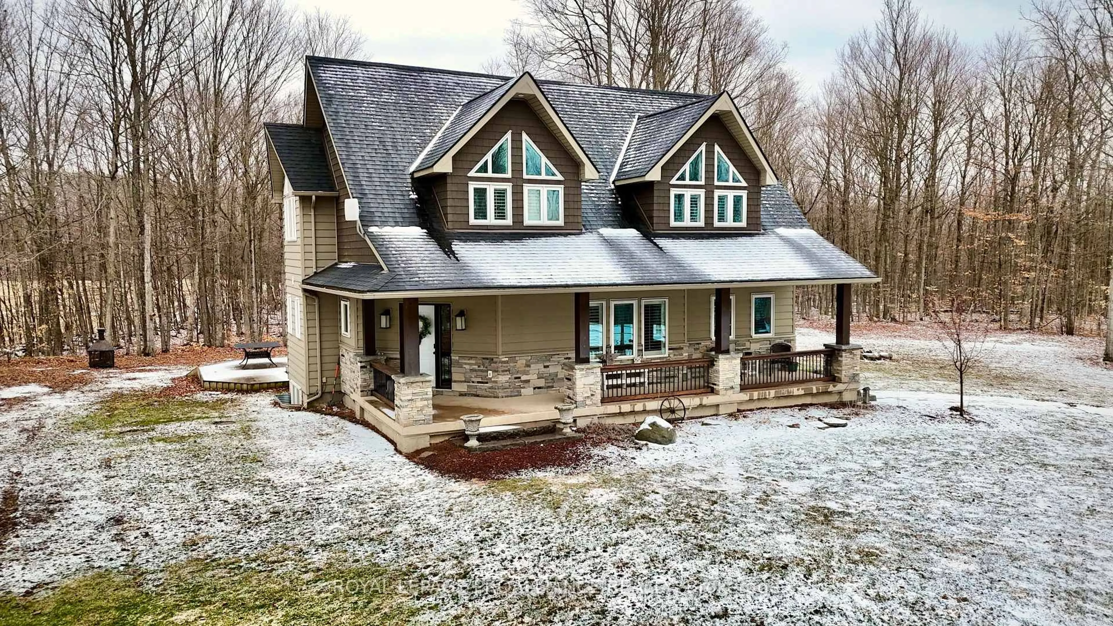 Home with vinyl exterior material, street for 123 Mcconnell Rd, Stirling Ontario K0K 3E0