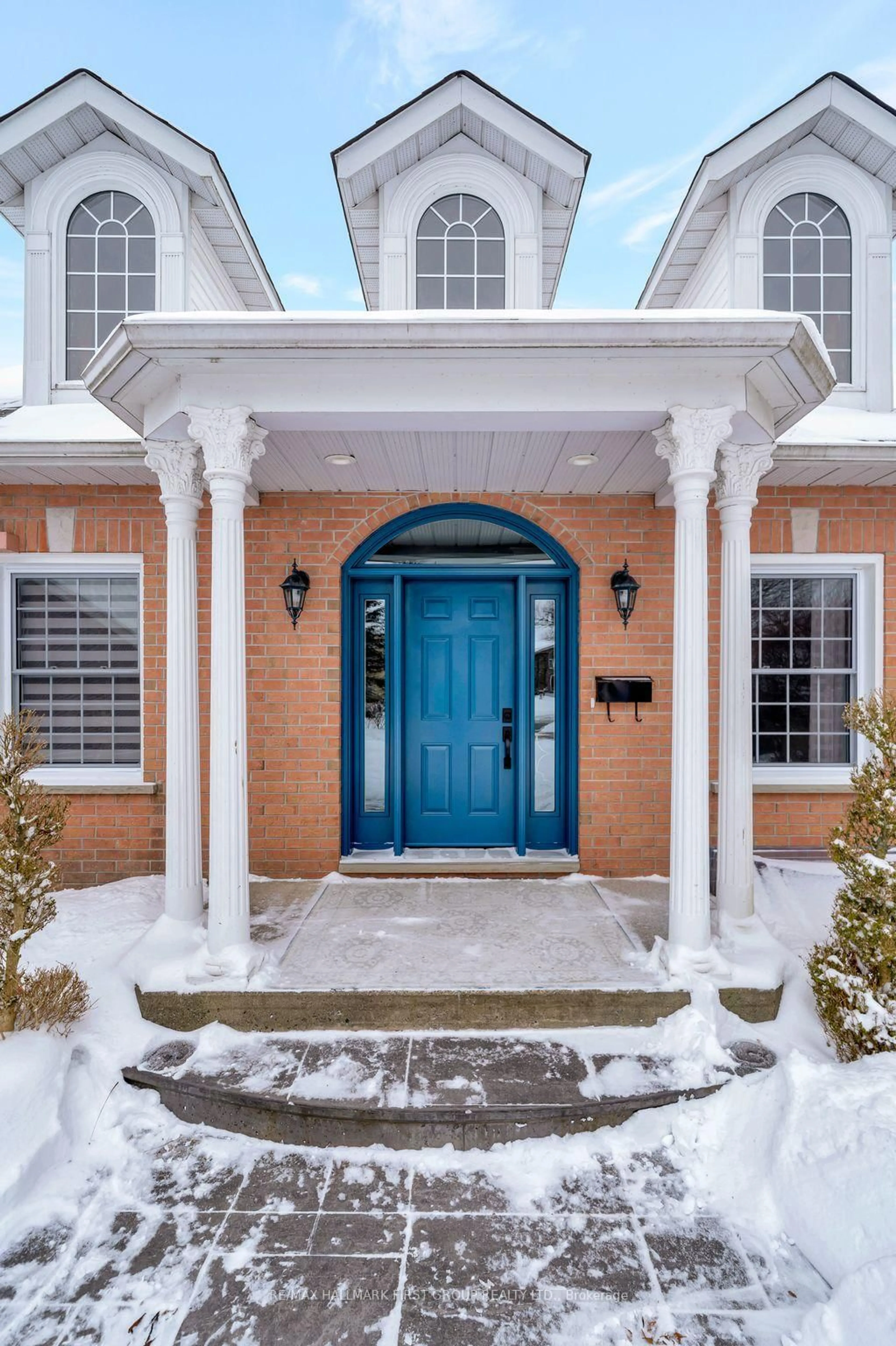 Indoor entryway for 43 Tremaine Terr, Cobourg Ontario K9A 5A7