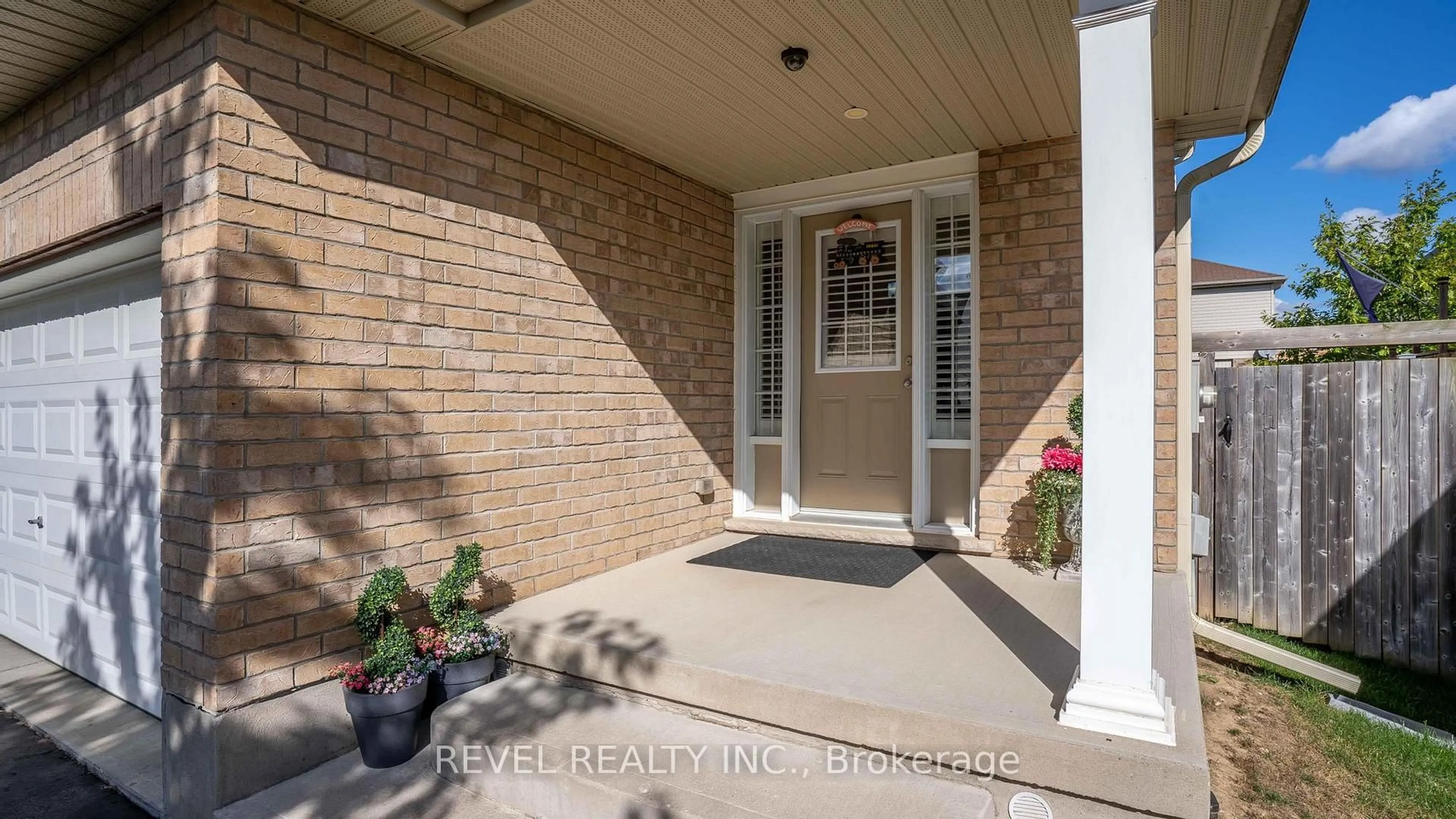 Indoor entryway for 2446 Asima Dr, London South Ontario N6M 0B3