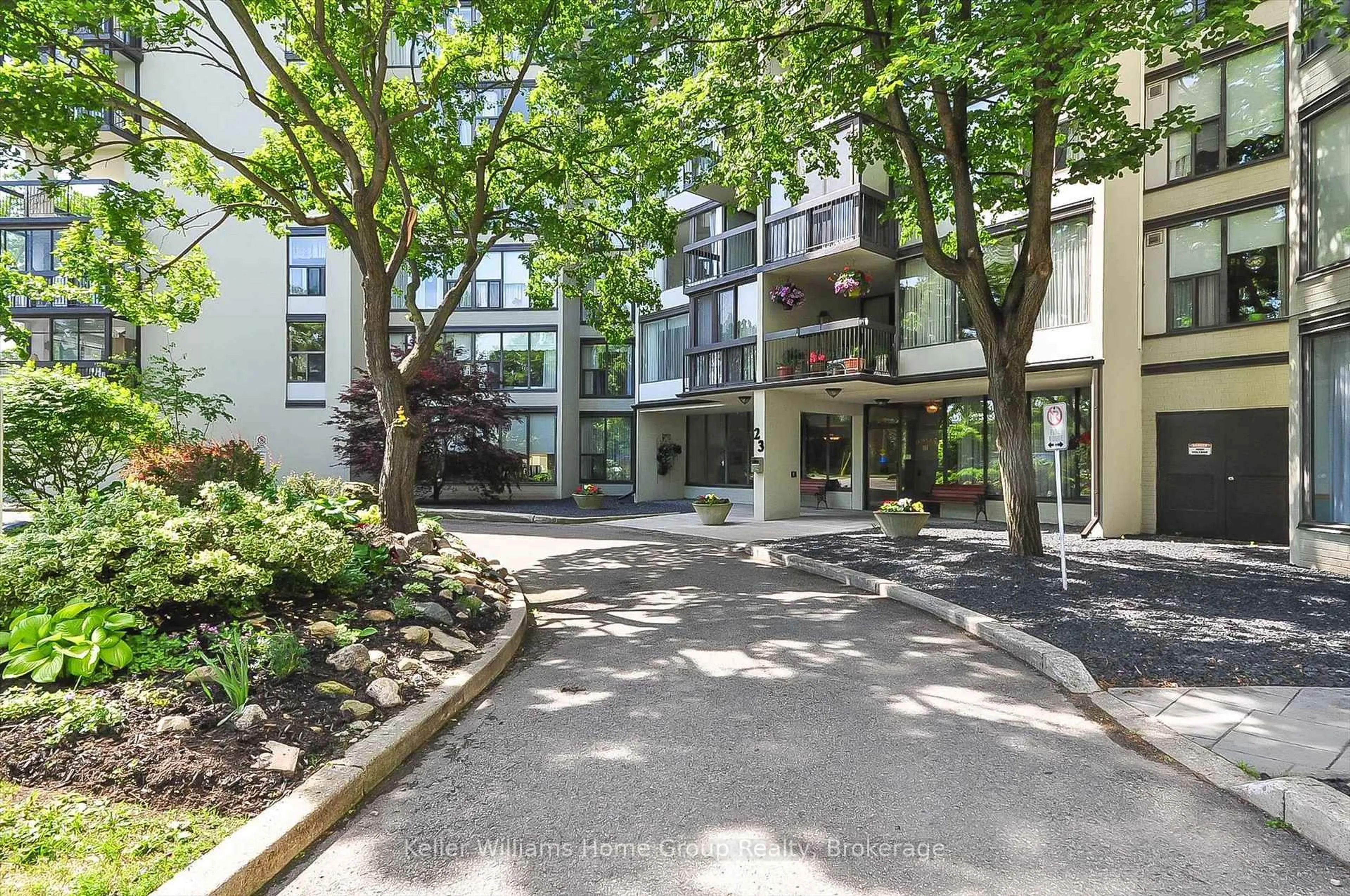 Unknown for 23 Woodlawn Rd #702, Guelph Ontario N1H 7G6