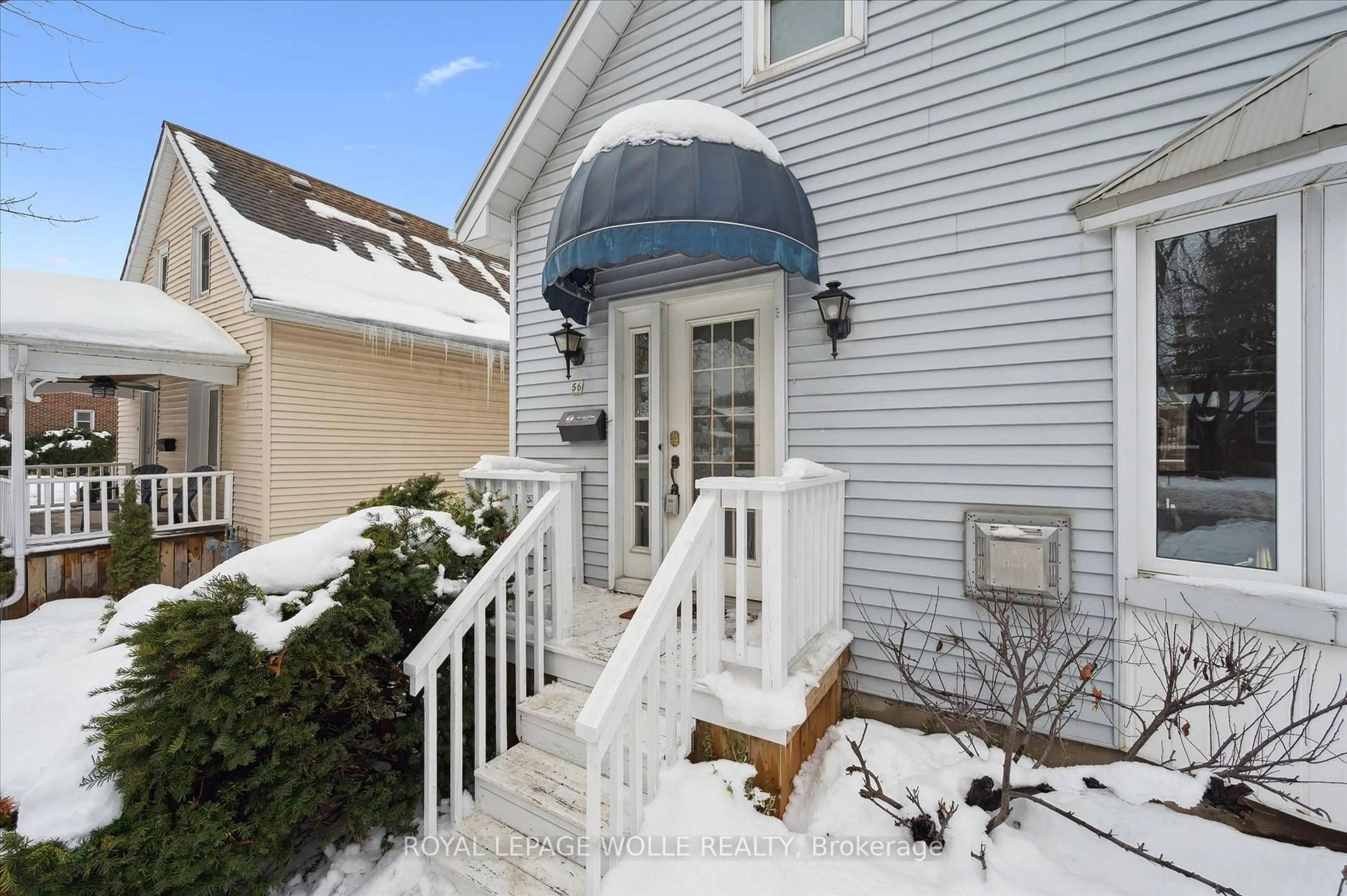 Indoor entryway for 56 John St, Waterloo Ontario N2L 1B4
