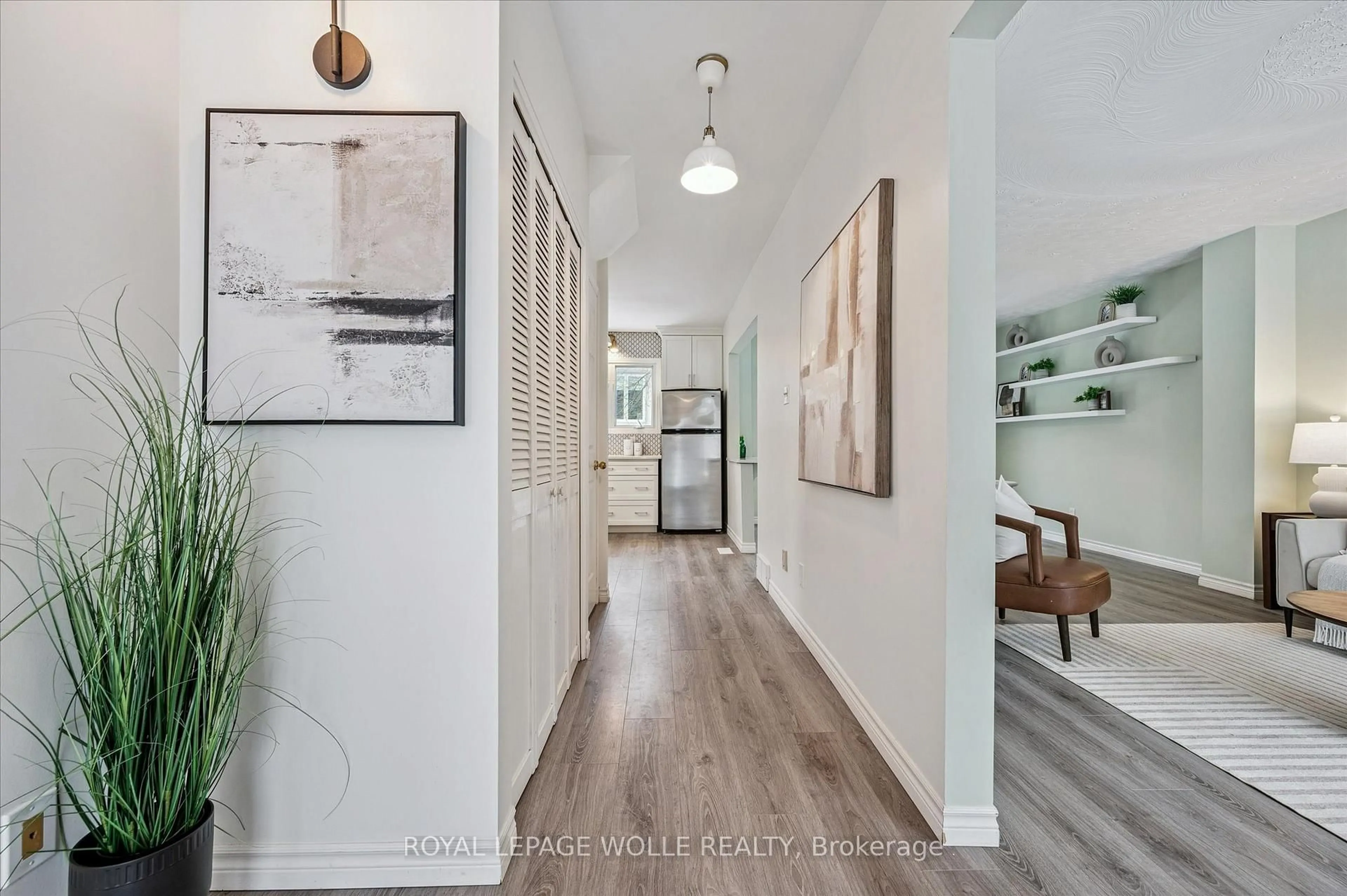 Indoor entryway for 56 John St, Waterloo Ontario N2L 1B4