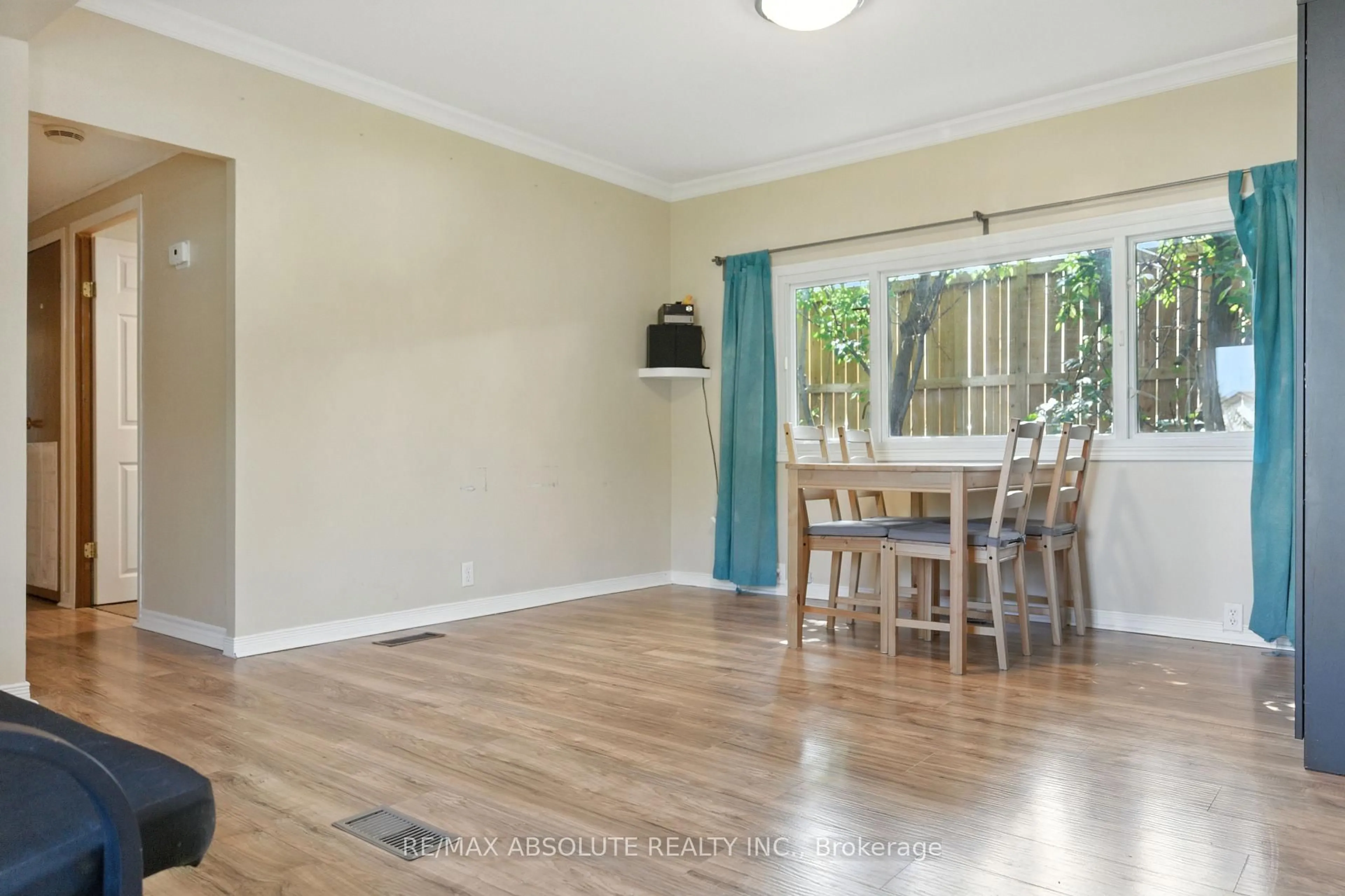 Unknown for 21 Bonner St, Nepean Ontario K2H 7S9