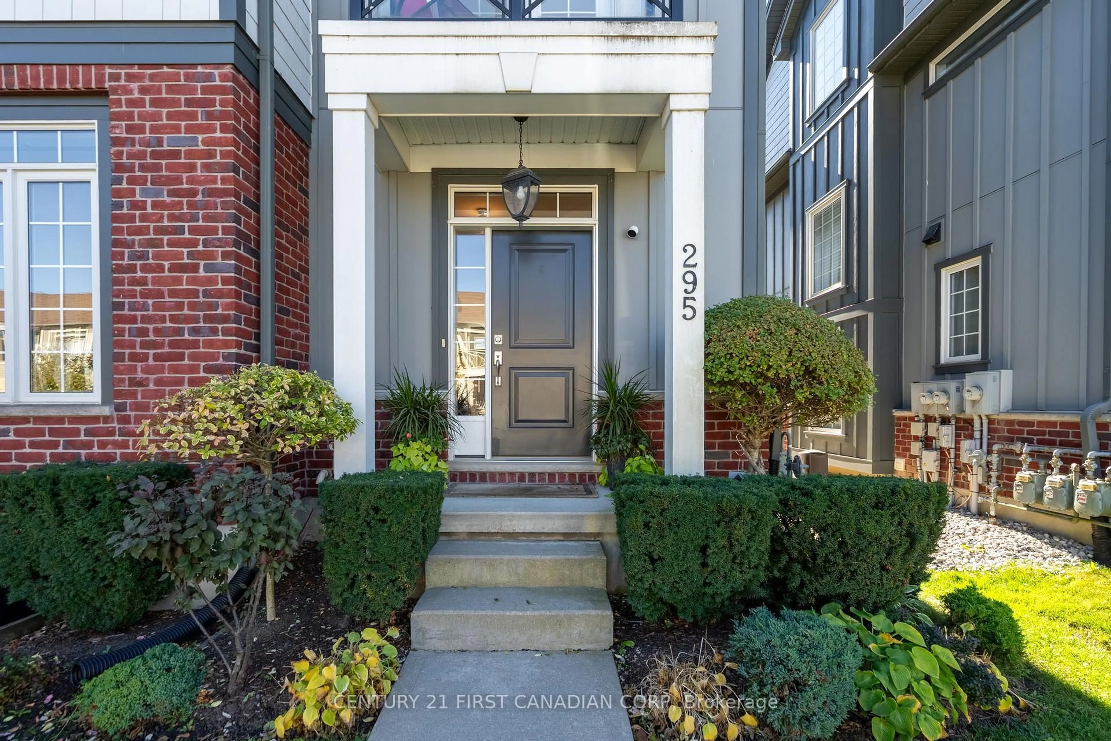 Indoor entryway for 275 Callaway Rd #295, London North Ontario N6G 0N8