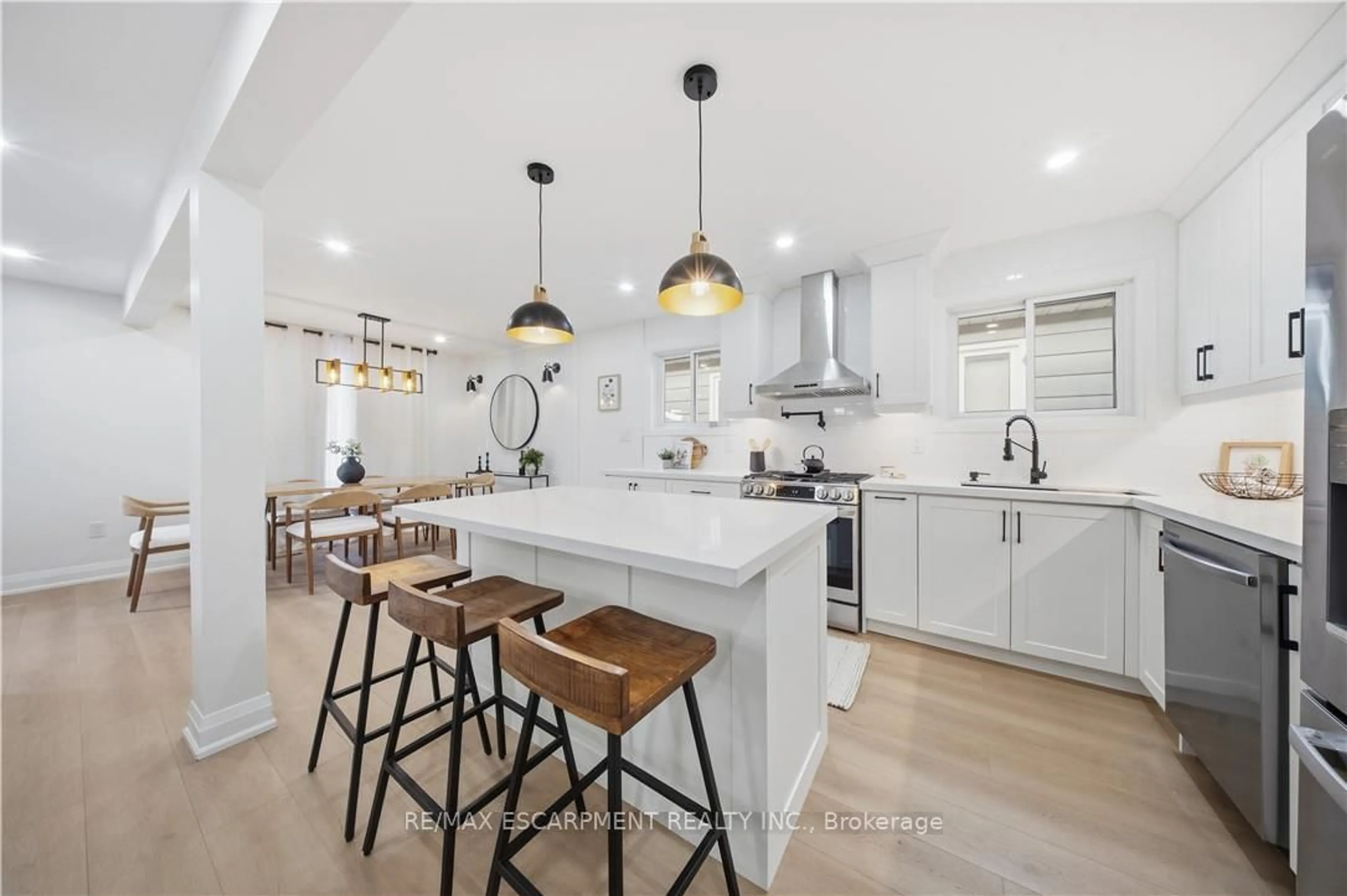 Open concept kitchen, ceramic/tile floor for 11 Garside Ave, Hamilton Ontario L8G 4A8