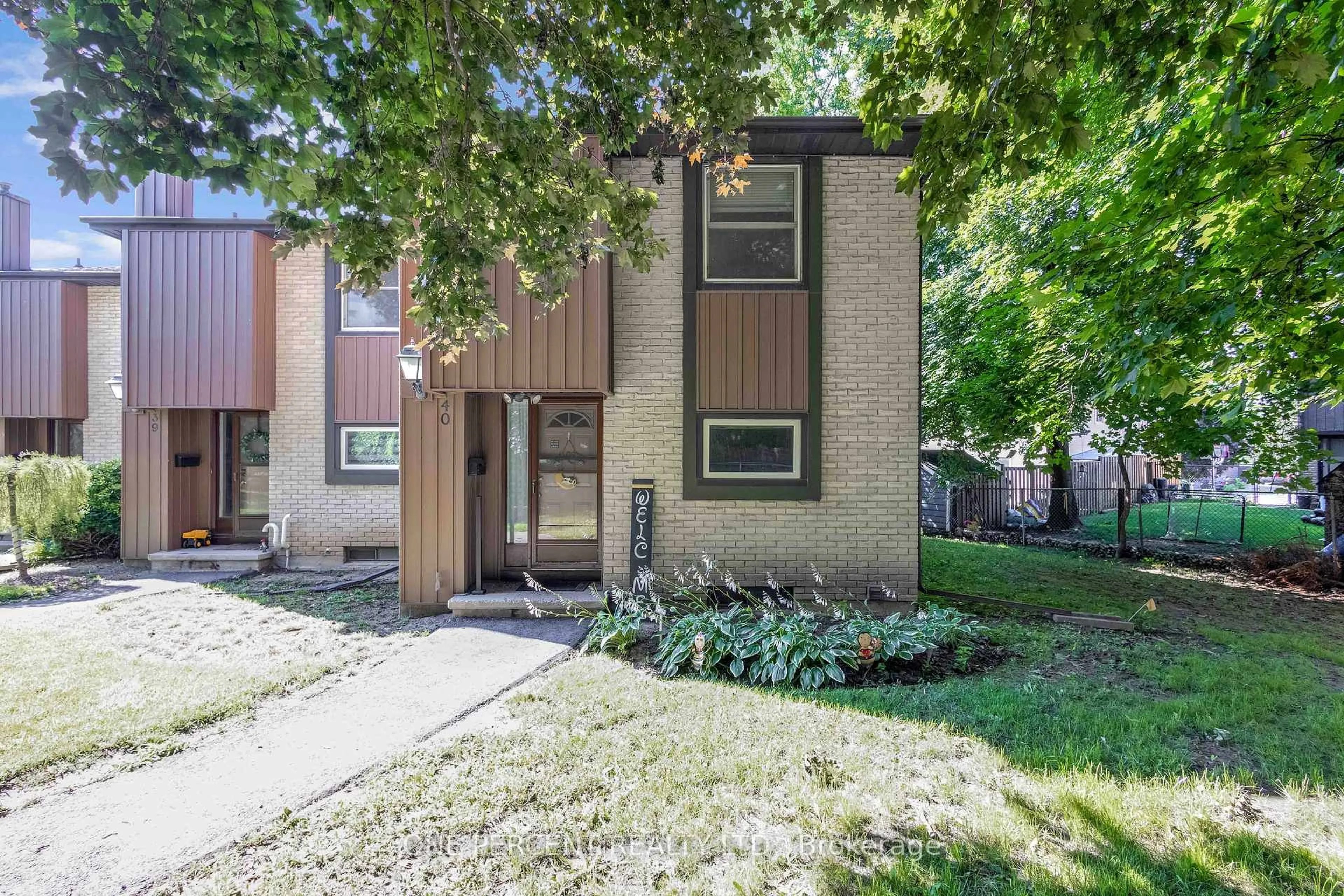 Home with brick exterior material, street for 215 Glamis Rd #40, Cambridge Ontario N1R 6V8