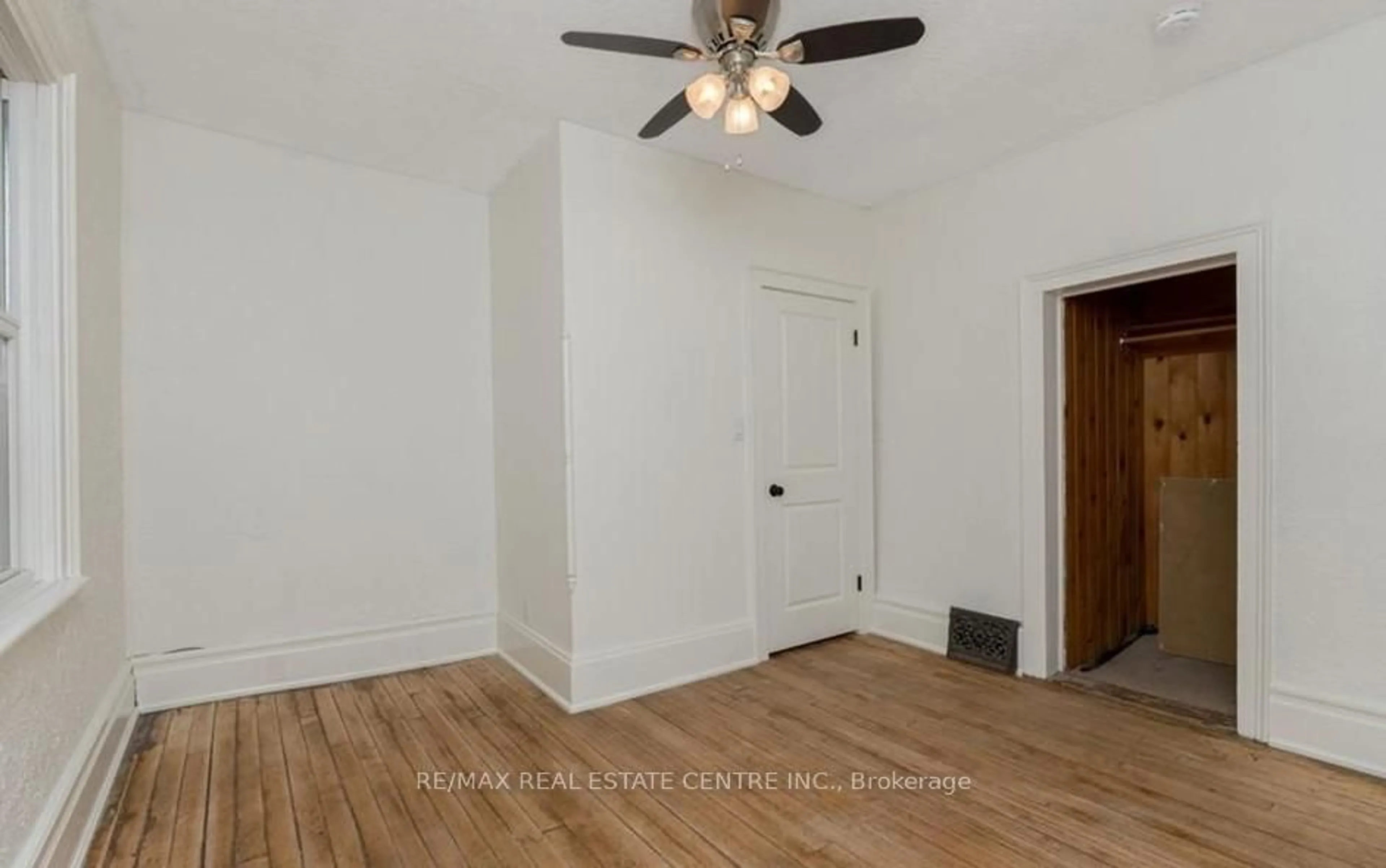 A pic of a room for 14 Young St, Waterloo Ontario N2L 2Y8