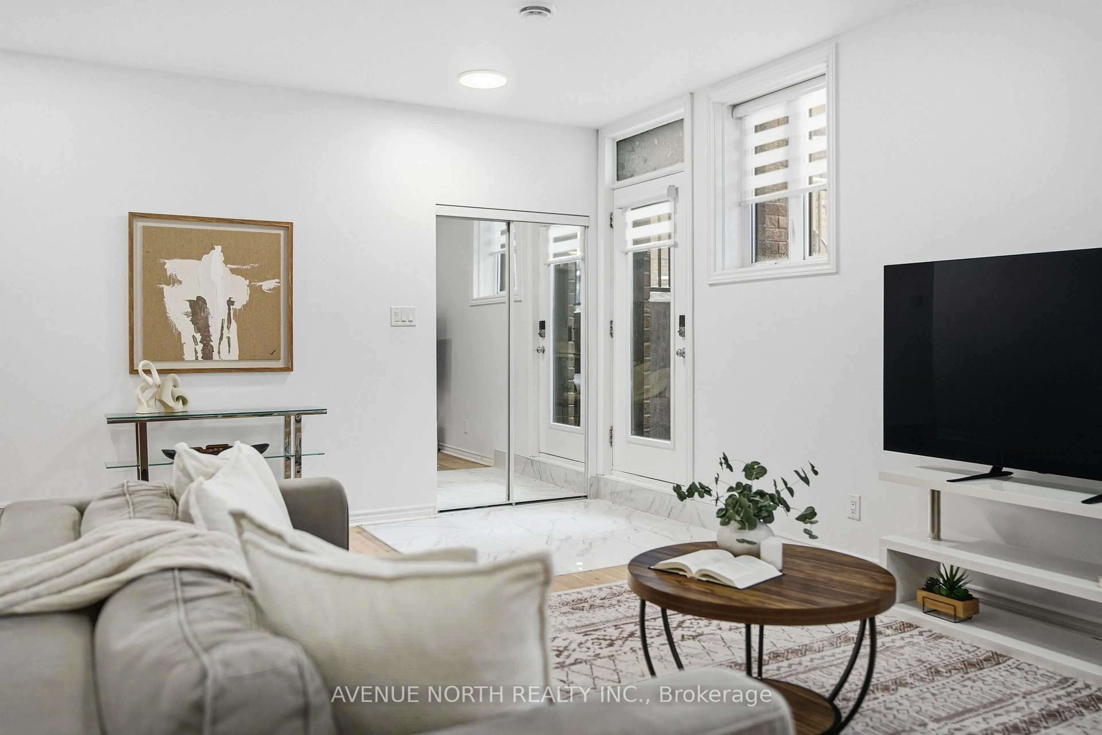 Unknown for 725 Dearborn Private #Unit J, Ottawa Ontario K1T 0W4