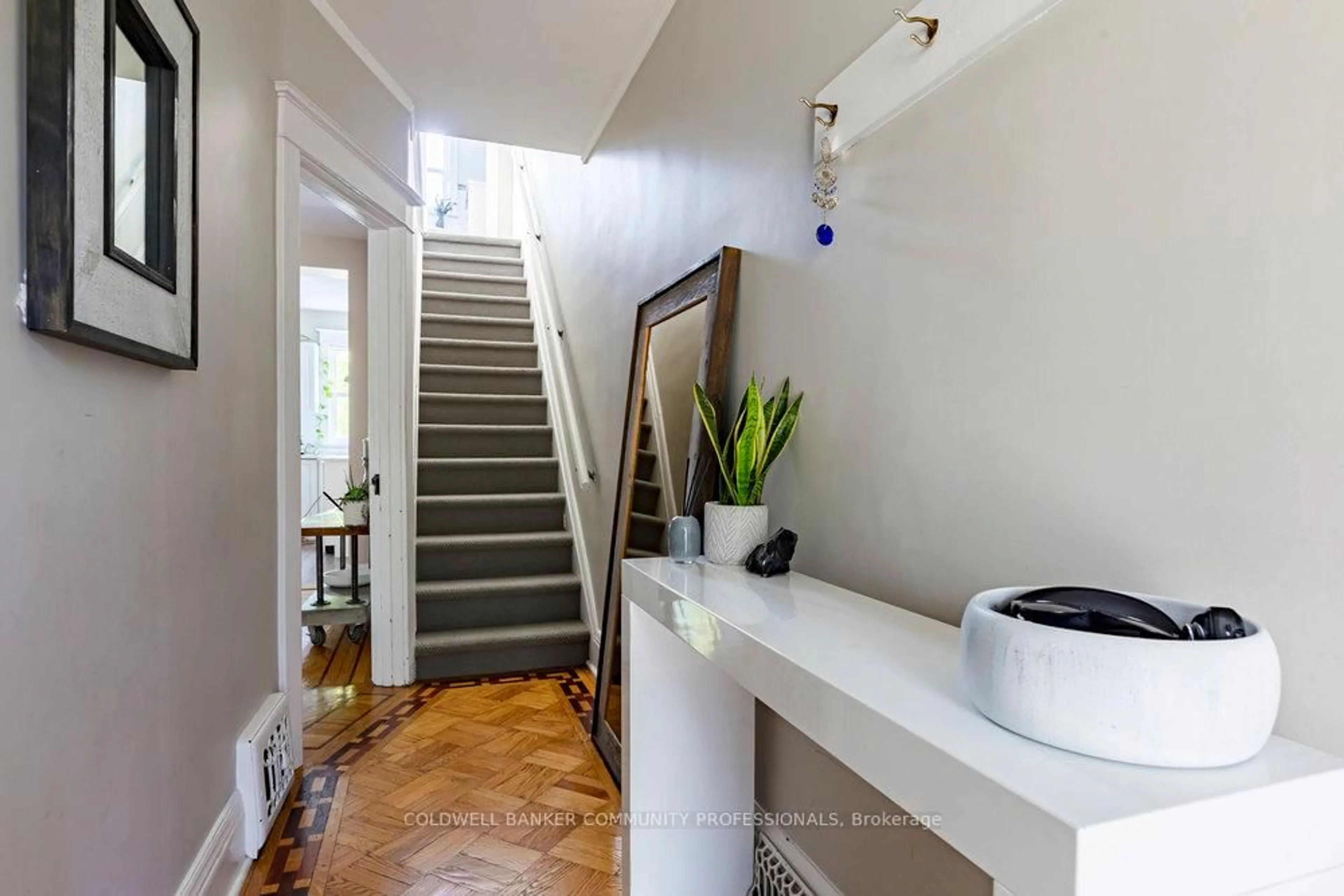 Unknown for 58 Chatham St, Hamilton Ontario L8P 2B4