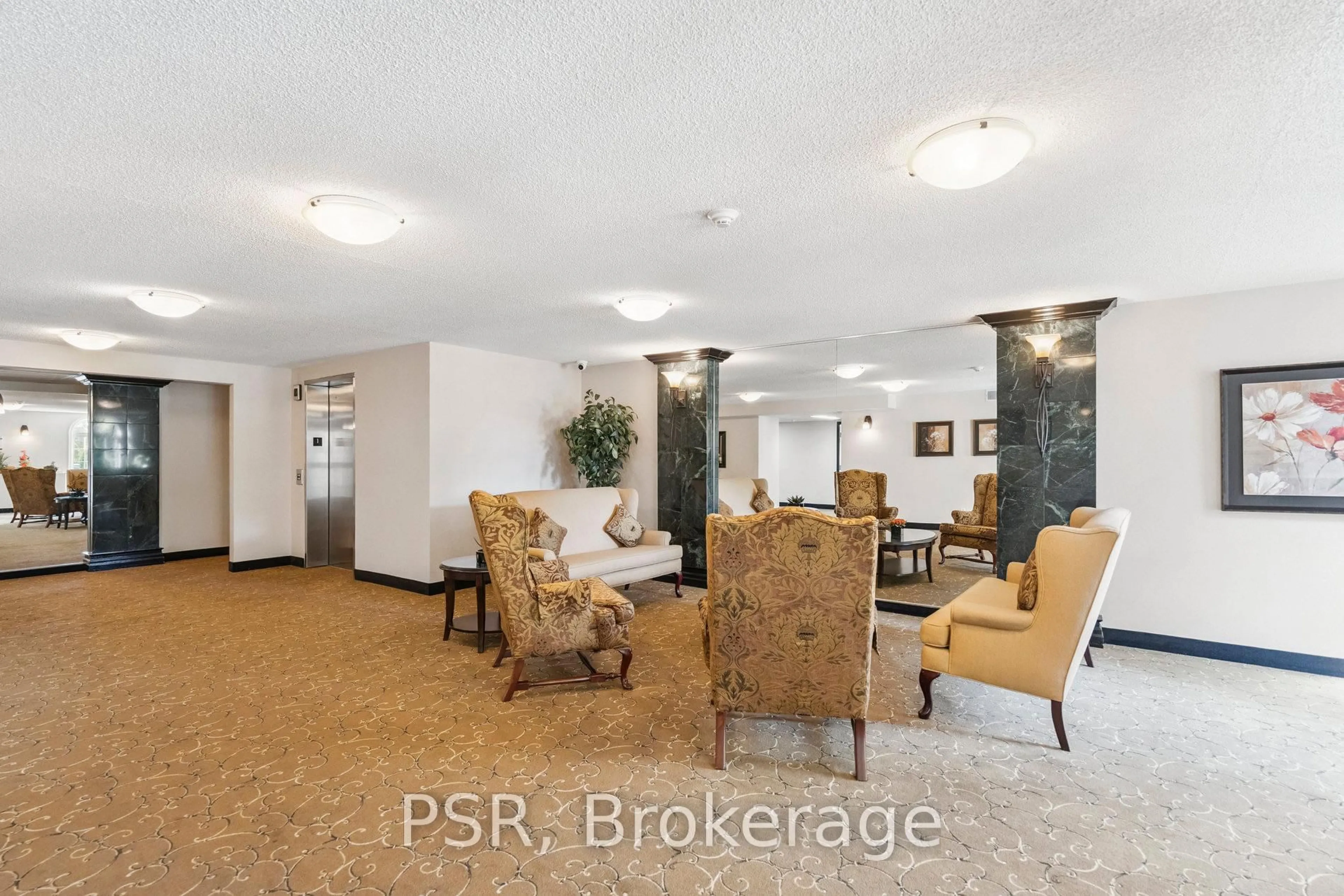 Lobby for 970 Golf Links Rd #302, Hamilton Ontario L9K 1J8