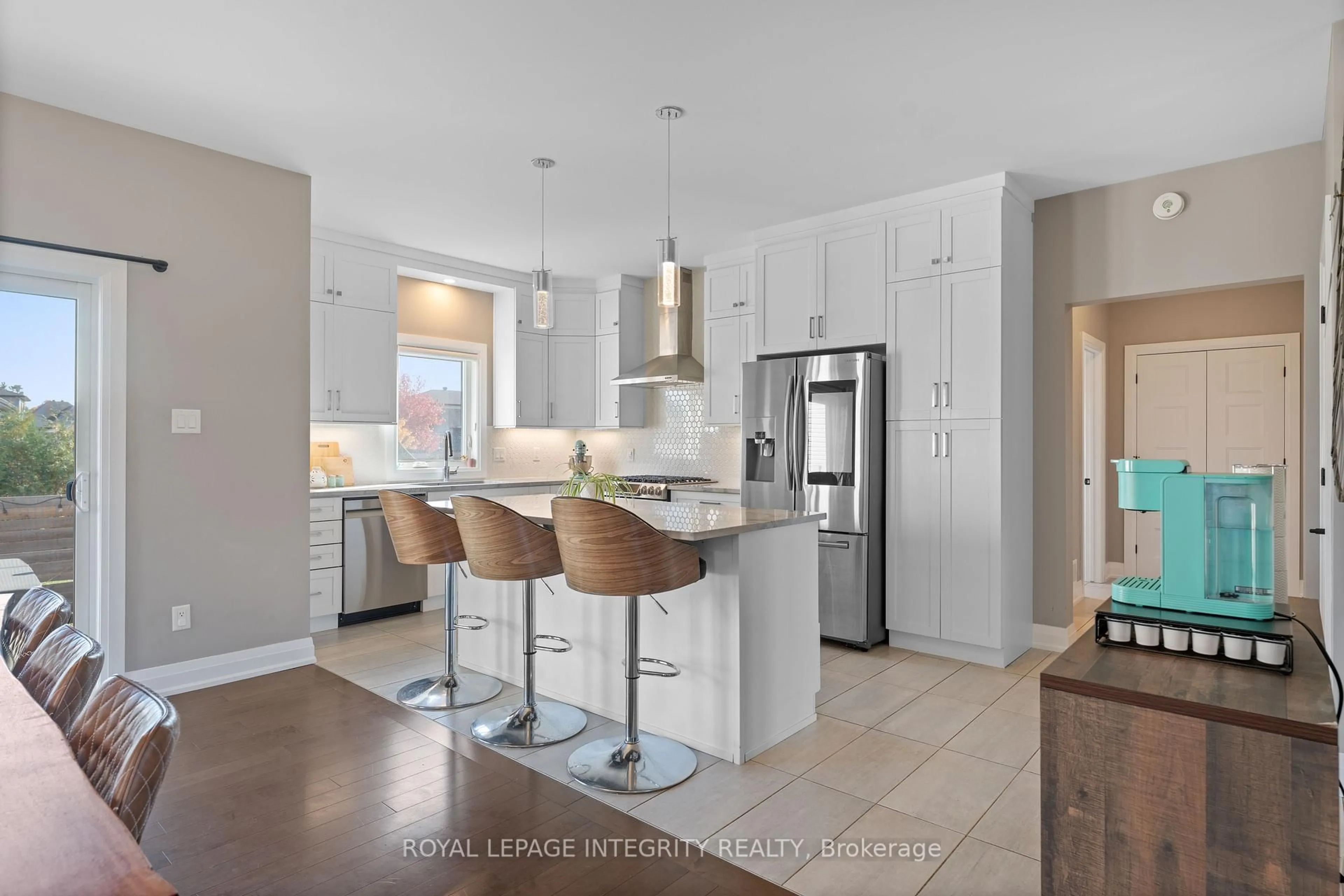 Open concept kitchen, unknown for 156 Lyon St, Russell Ontario K0A 1W0