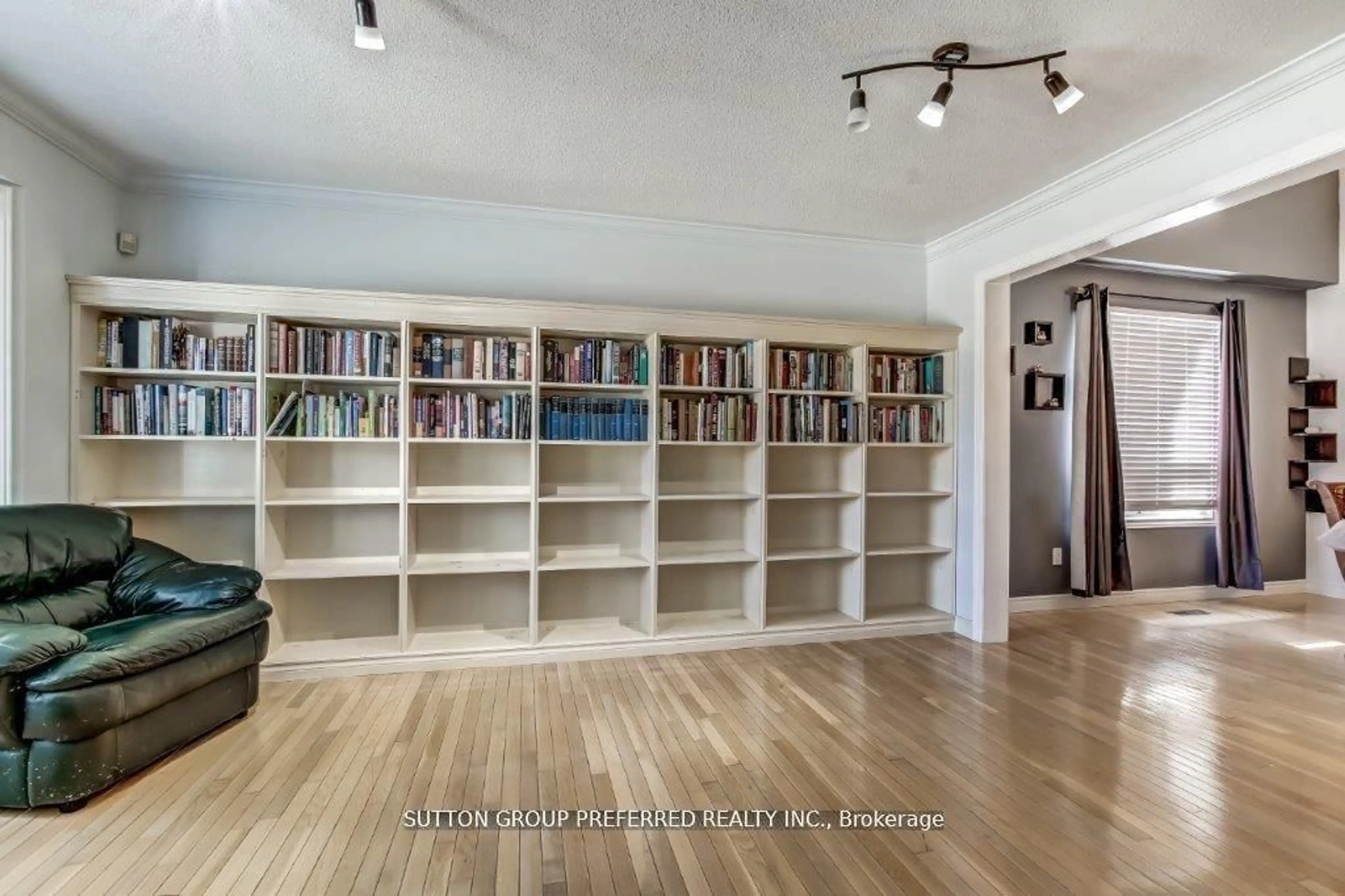 Unknown for 296 Bournemouth Dr, London East Ontario N5V 4S5