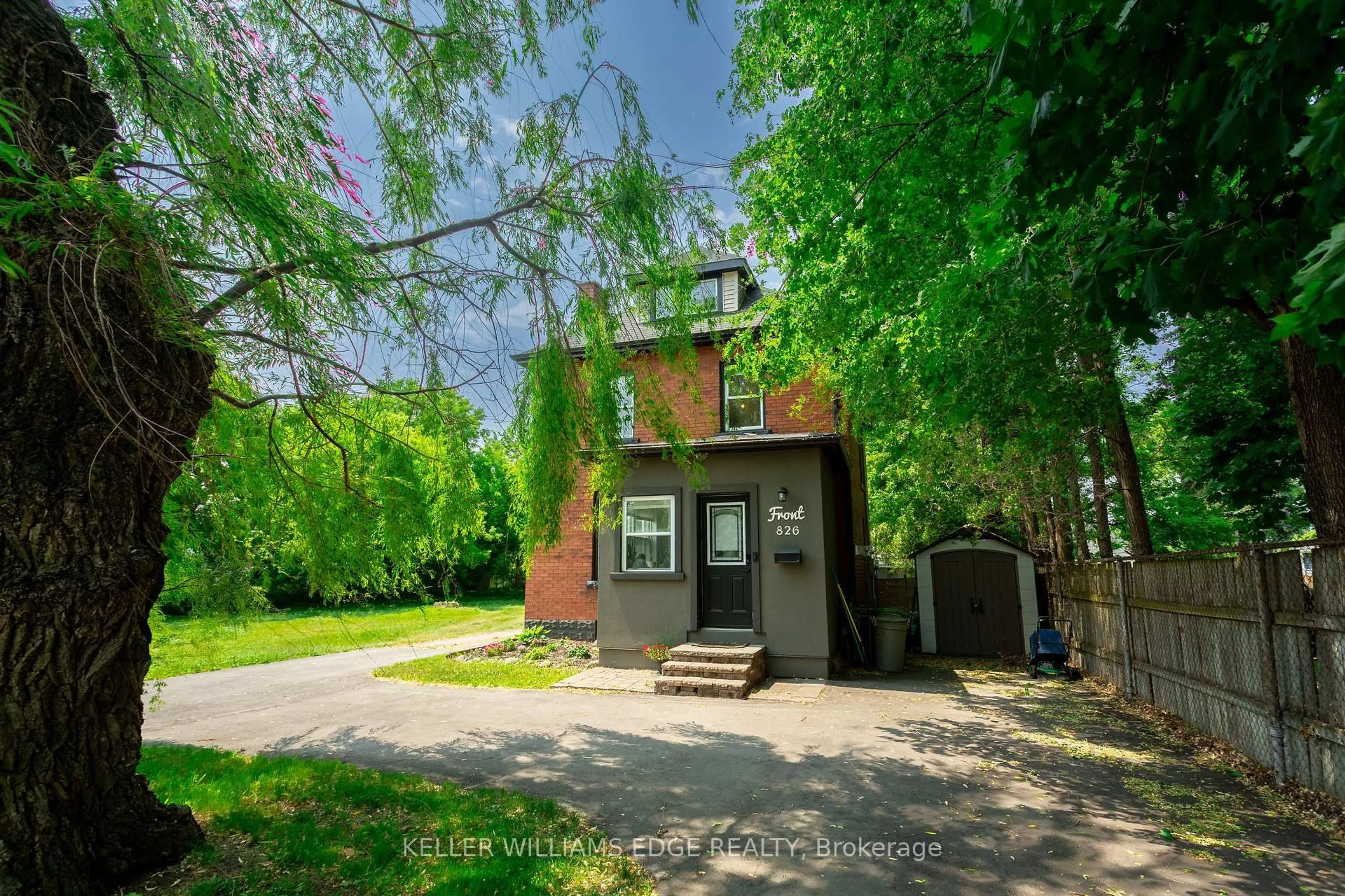 Unknown for 826 Beach Blvd, Hamilton Ontario L8H 6Z4