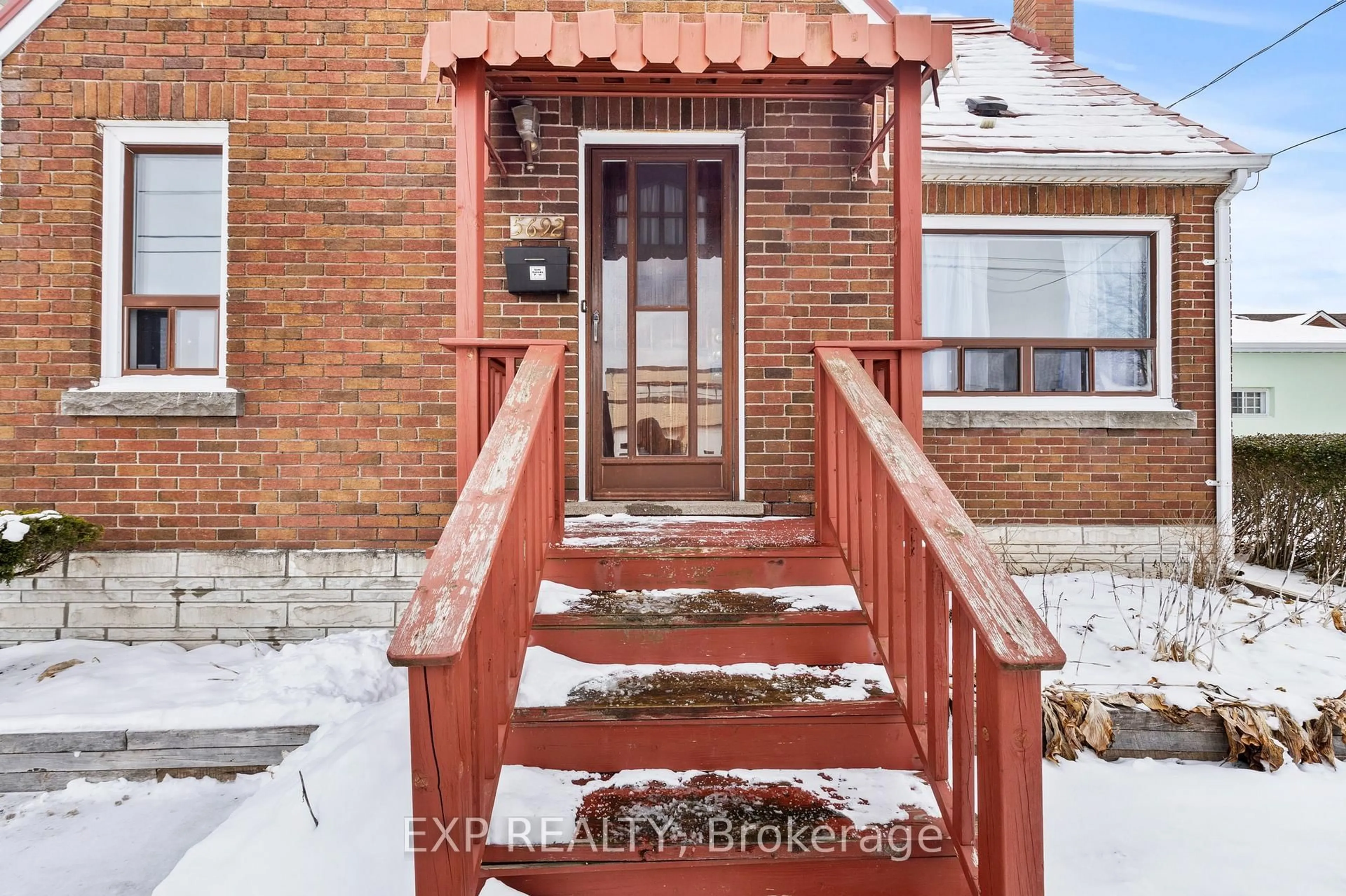 Unknown for 5692 North St, Niagara Falls Ontario L2G 1J5