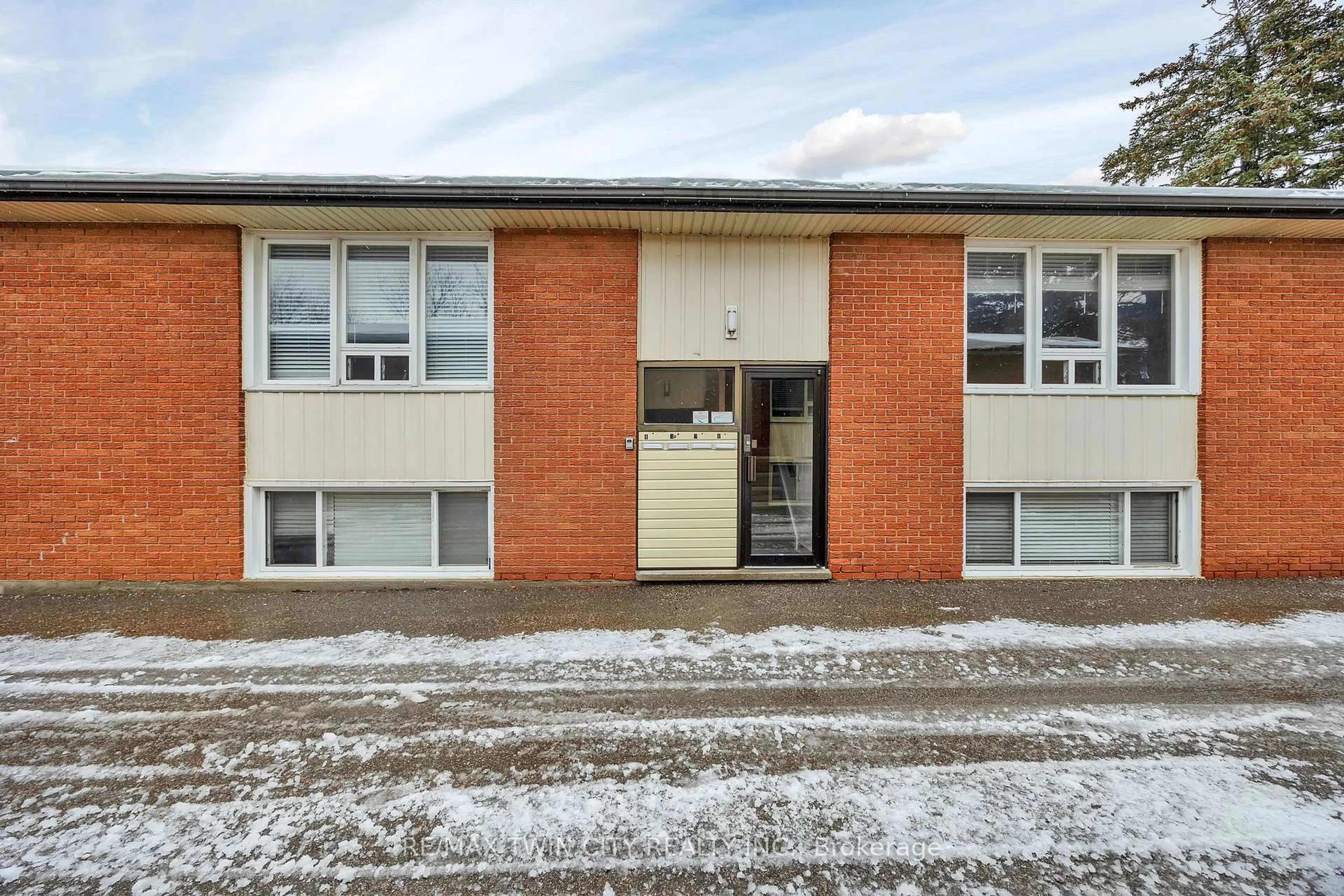 Unknown for 66 Barbara Cres, Kitchener Ontario N2M 4N2