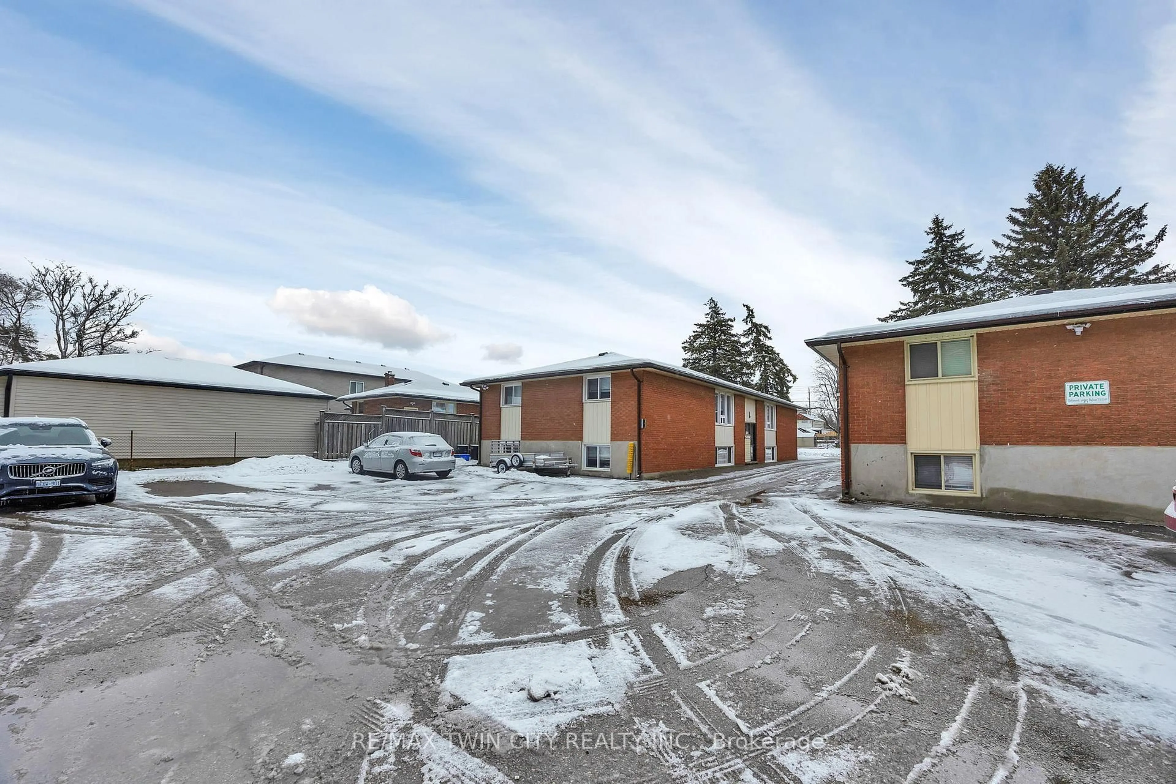 A pic from outside/outdoor area/front of a property/back of a property/a pic from drone, street for 66 Barbara Cres, Kitchener Ontario N2M 4N2