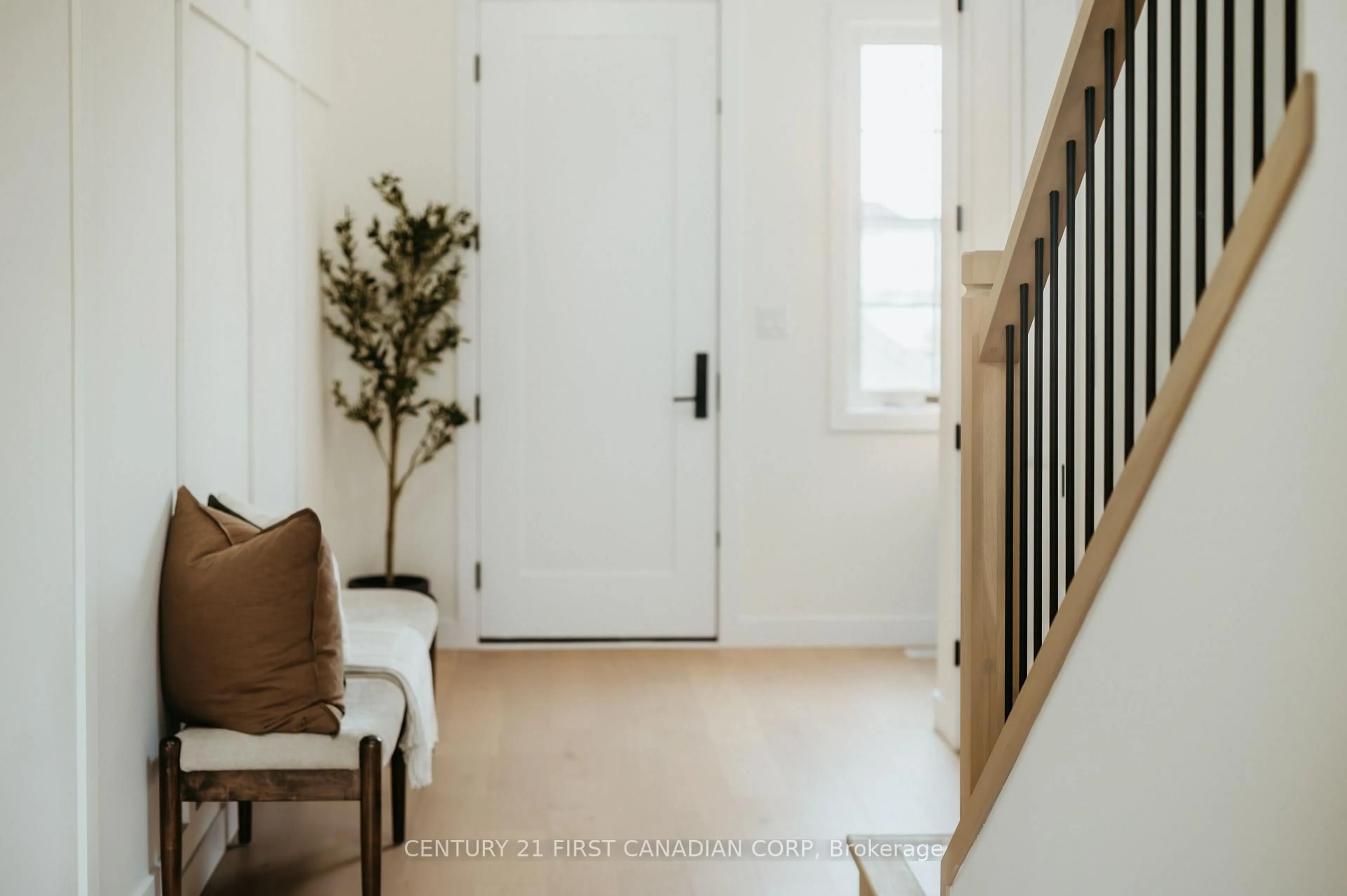 Indoor entryway for 1382 Shields Pl, London North Ontario N6G 0Z8