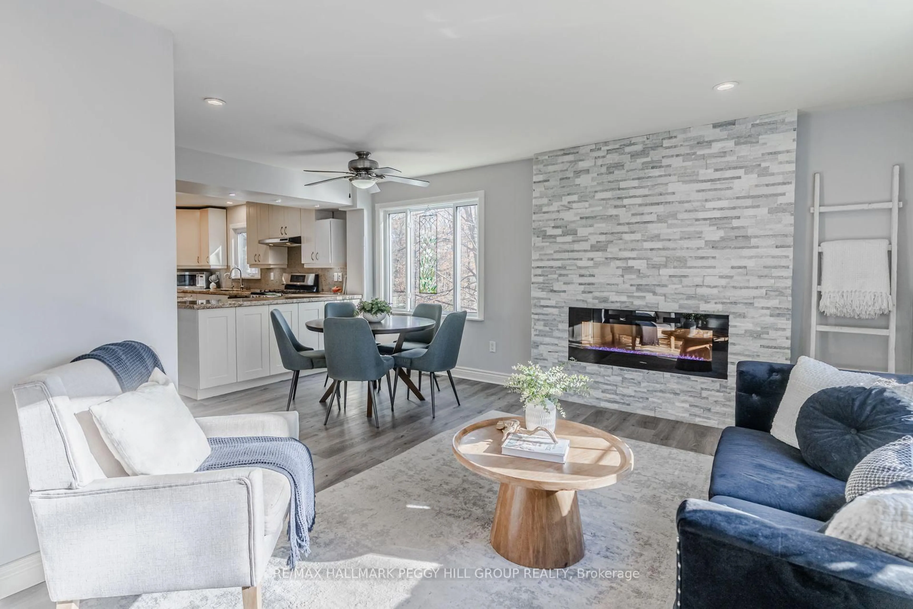 Open concept kitchen, ceramic/tile floor for 280 Private St, Gravenhurst Ontario P1P 0E8