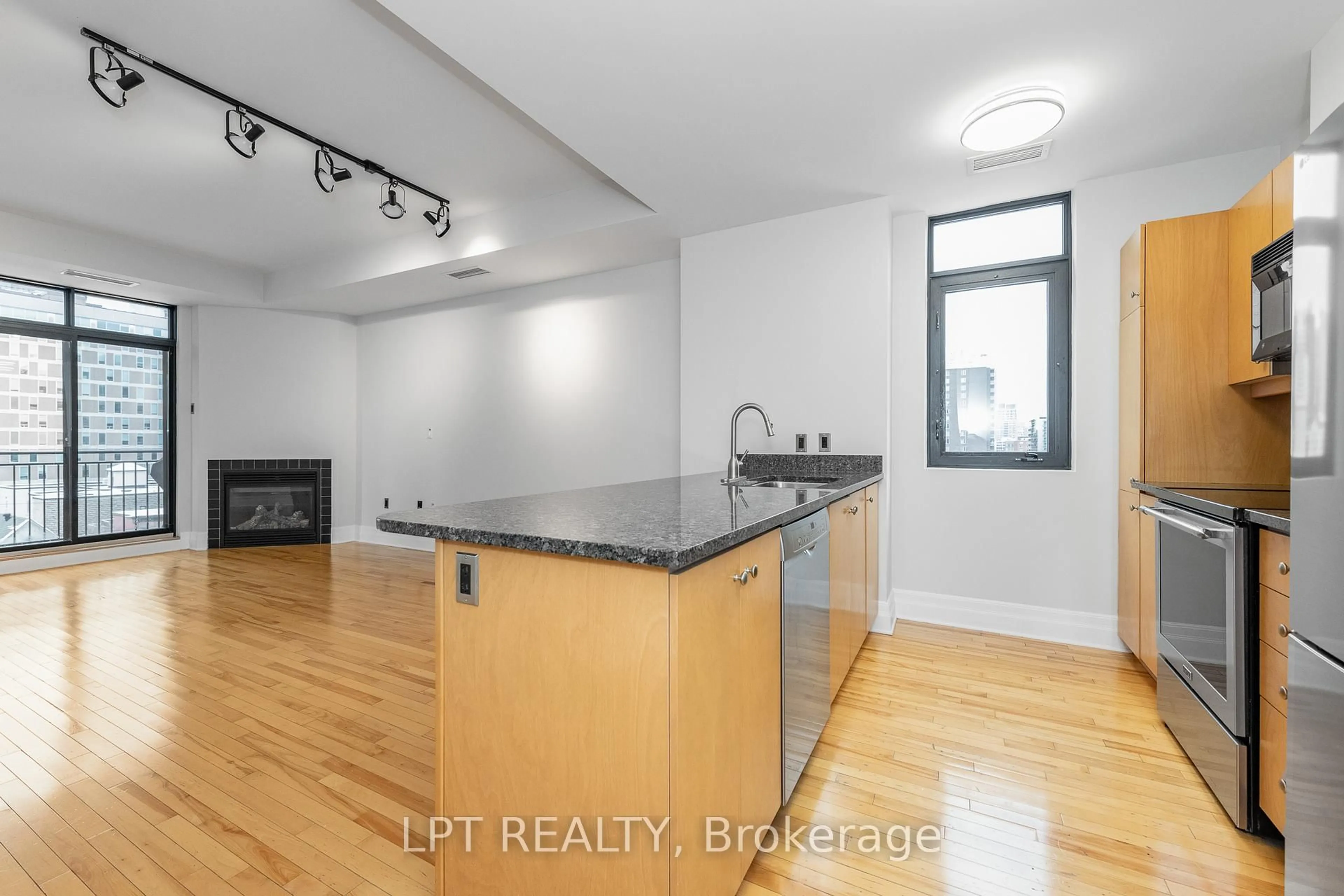 Unknown for 375 Lisgar St #606, Ottawa Ontario K2P 0E3