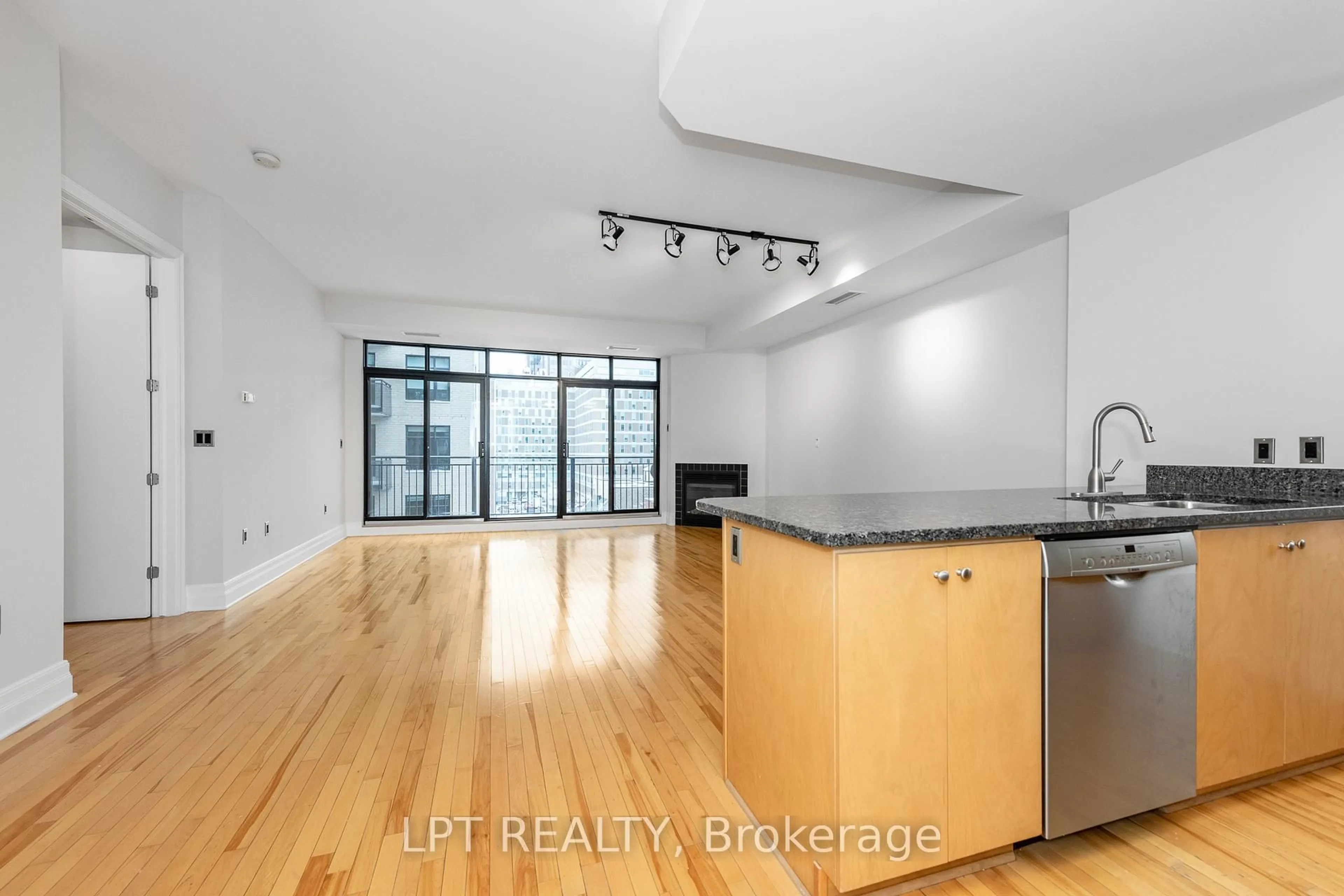 A pic of a room for 375 Lisgar St #606, Ottawa Ontario K2P 0E3