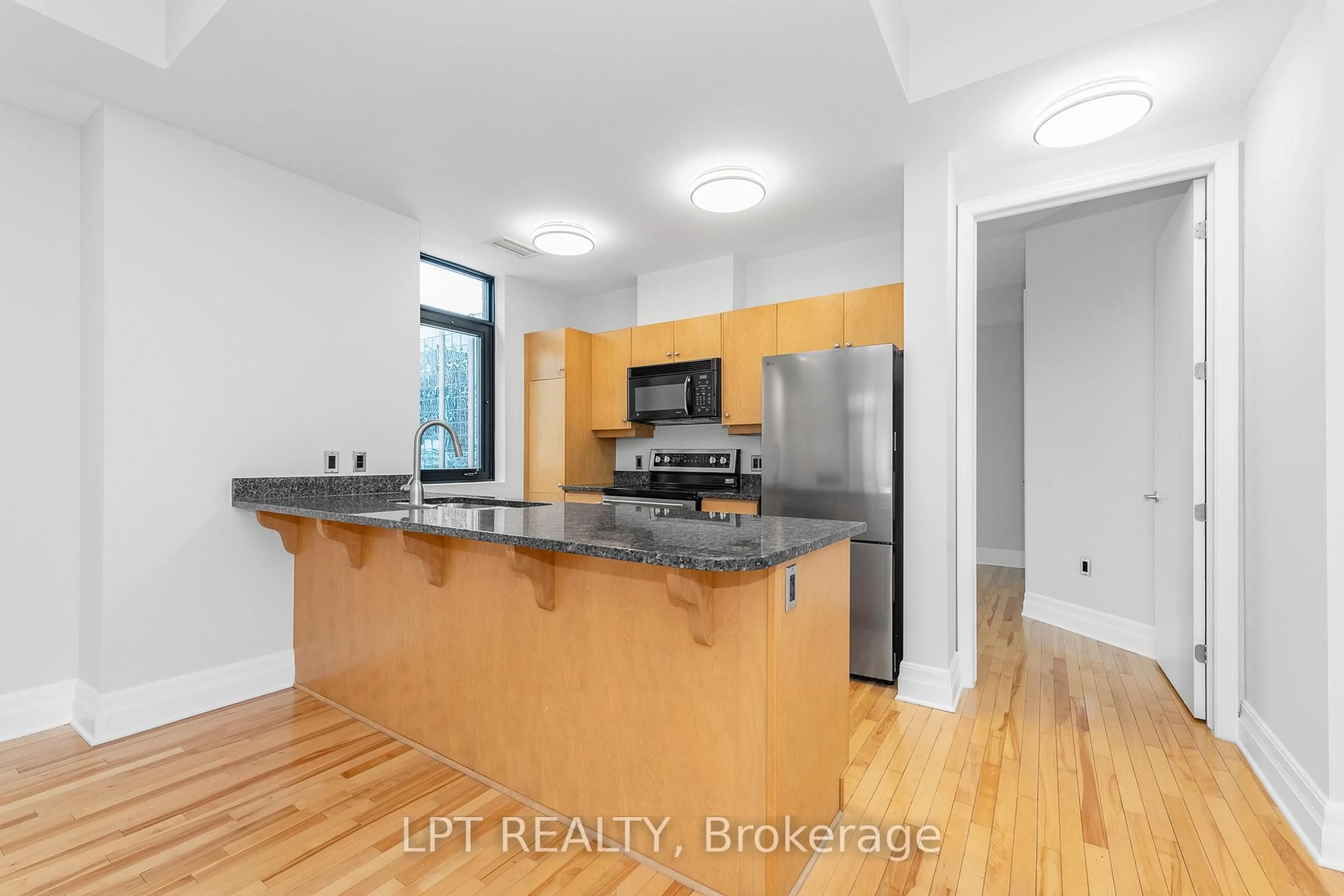 Unknown for 375 Lisgar St #606, Ottawa Ontario K2P 0E3