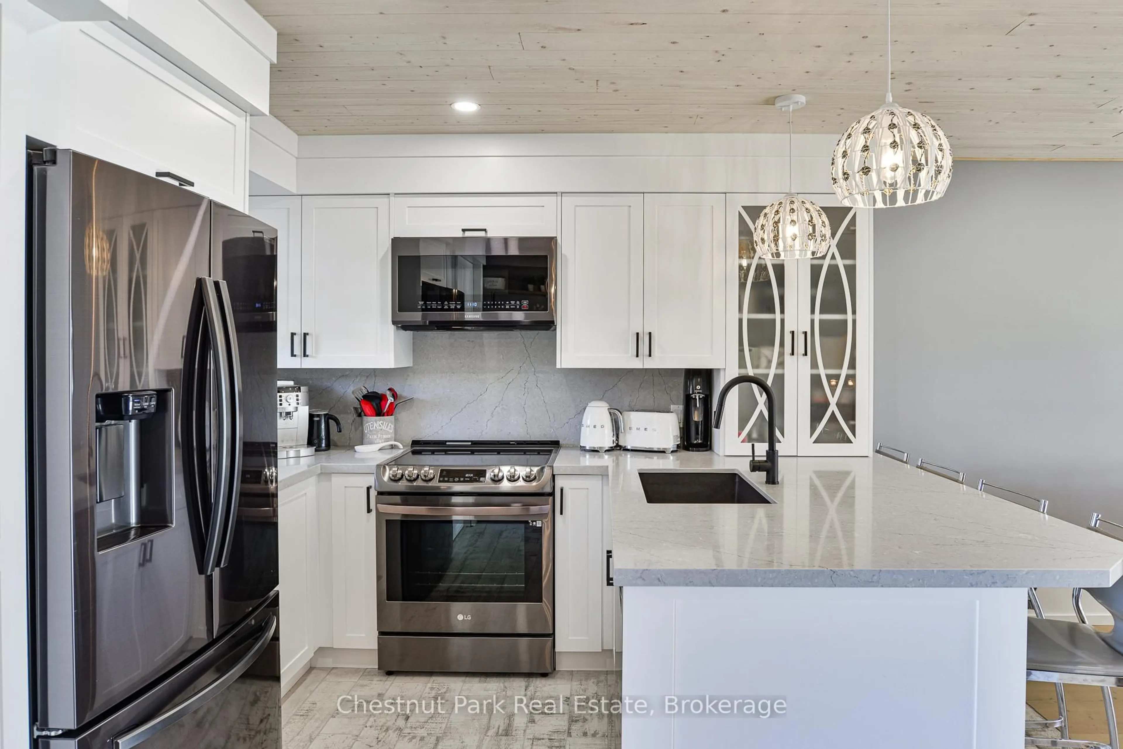 Contemporary kitchen, ceramic/tile floor for 4 TURNER Dr, Huntsville Ontario P1H 1A8