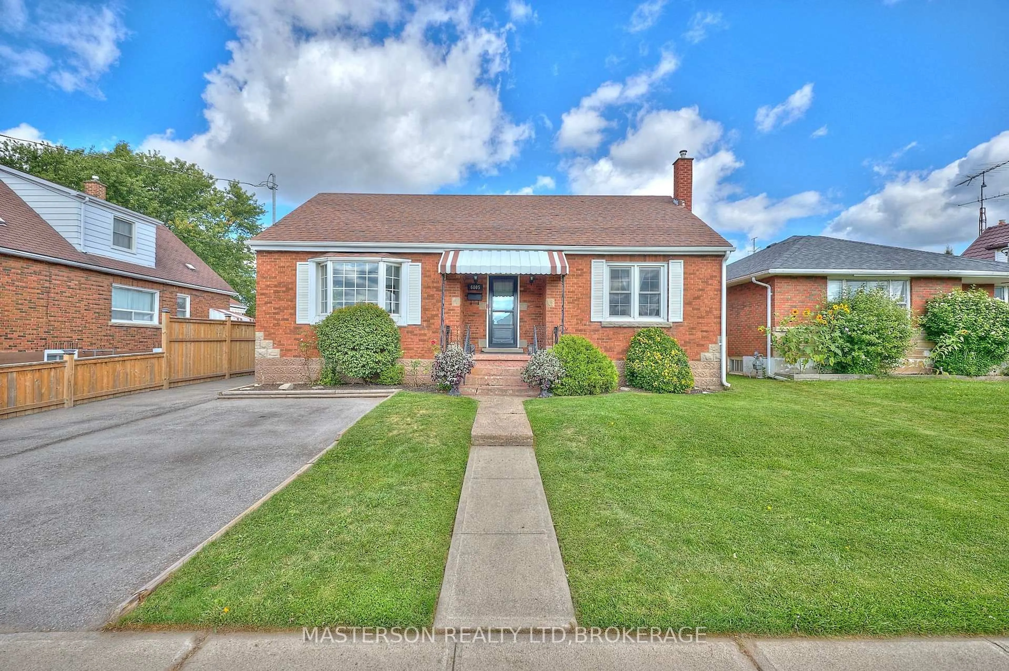 Home with brick exterior material, street for 6805 Dunn St, Niagara Falls Ontario L2G 2R3