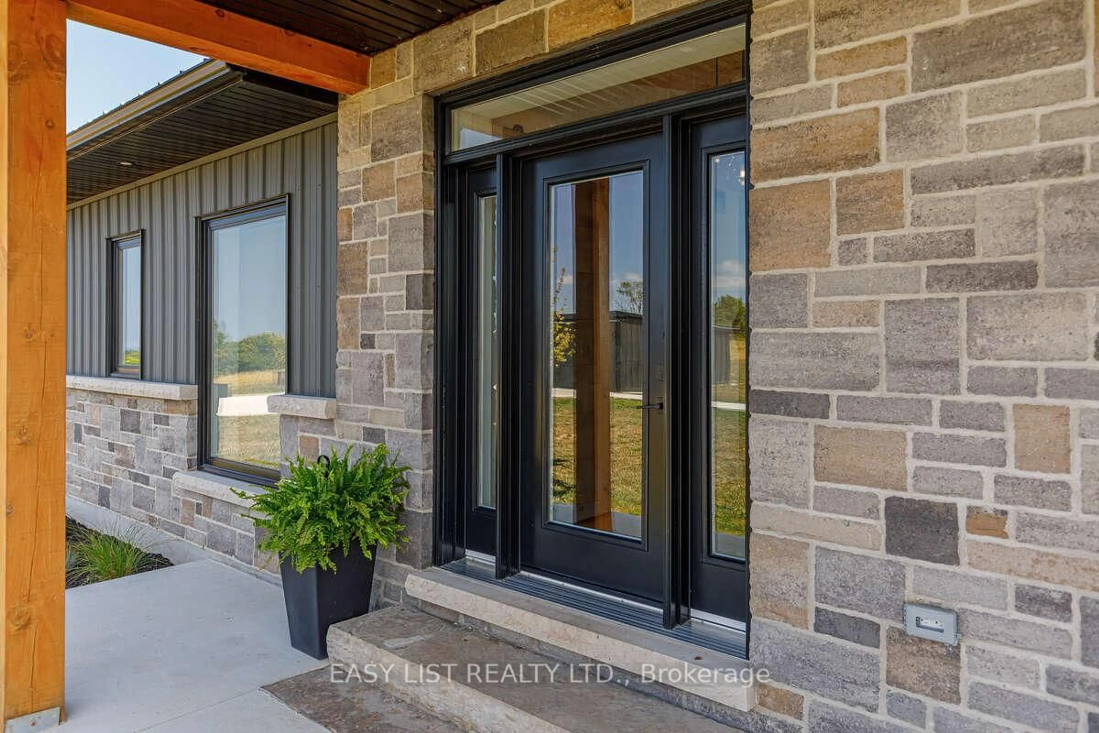 Indoor entryway for 317278 Third Line, Meaford Ontario N4L 1W7