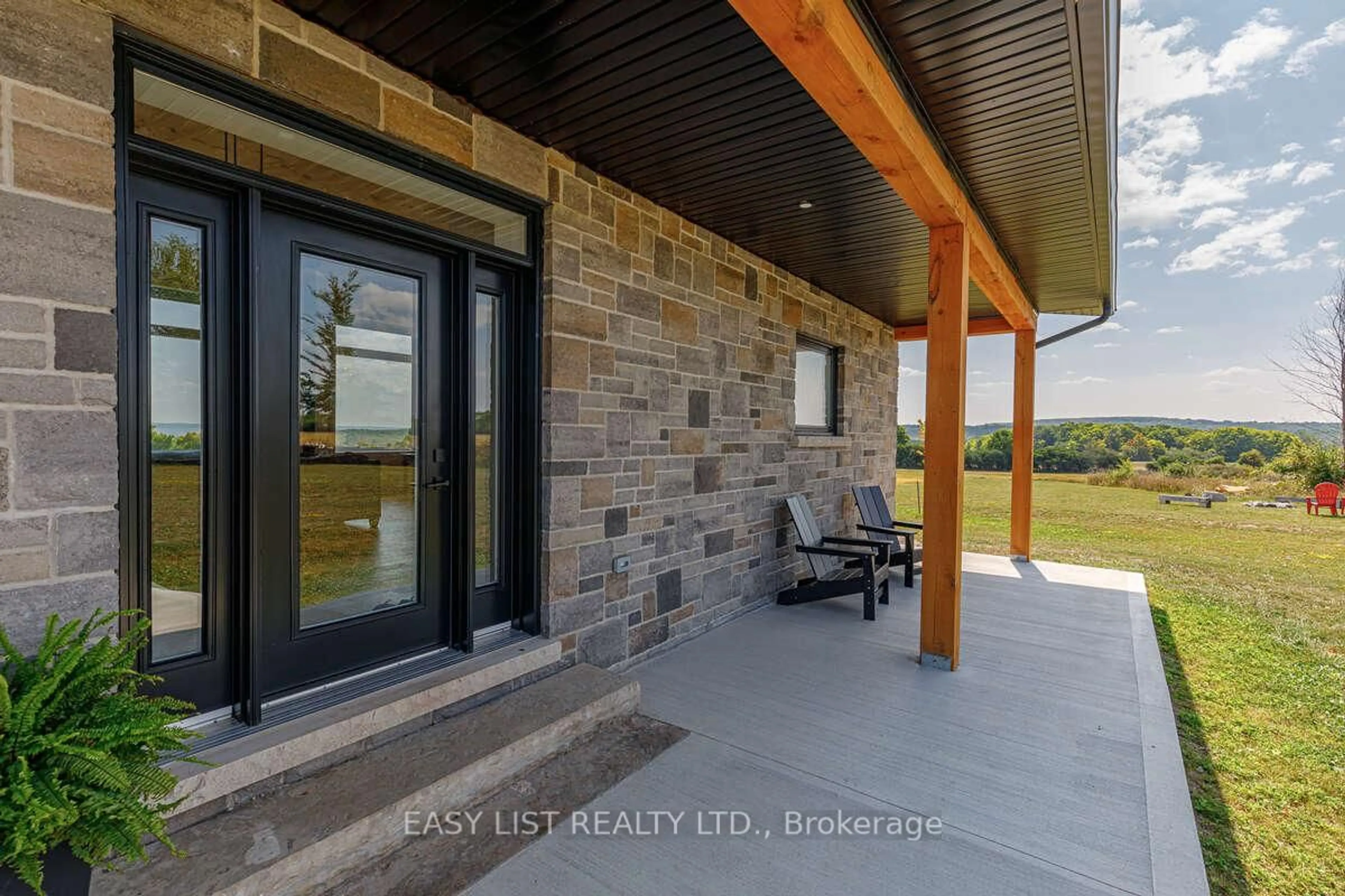 Indoor entryway for 317278 Third Line, Meaford Ontario N4L 1W7