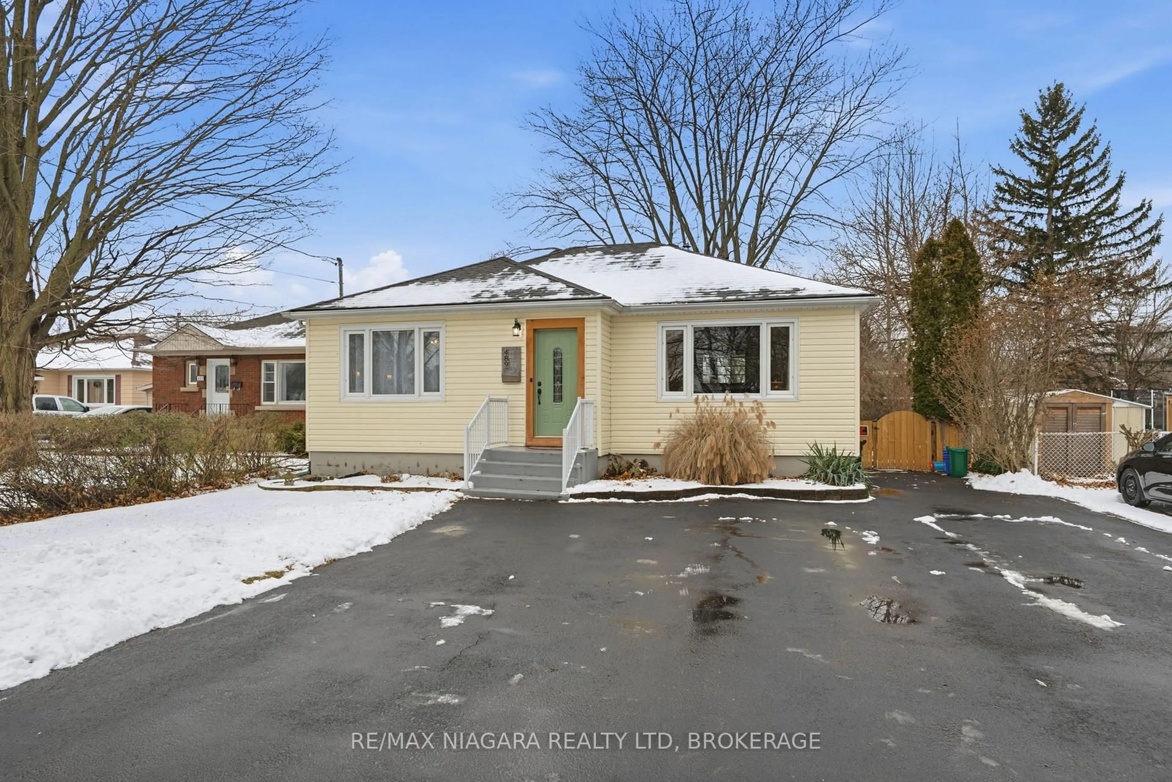 Unknown for 489 Vine St, St. Catharines Ontario L2M 3T2