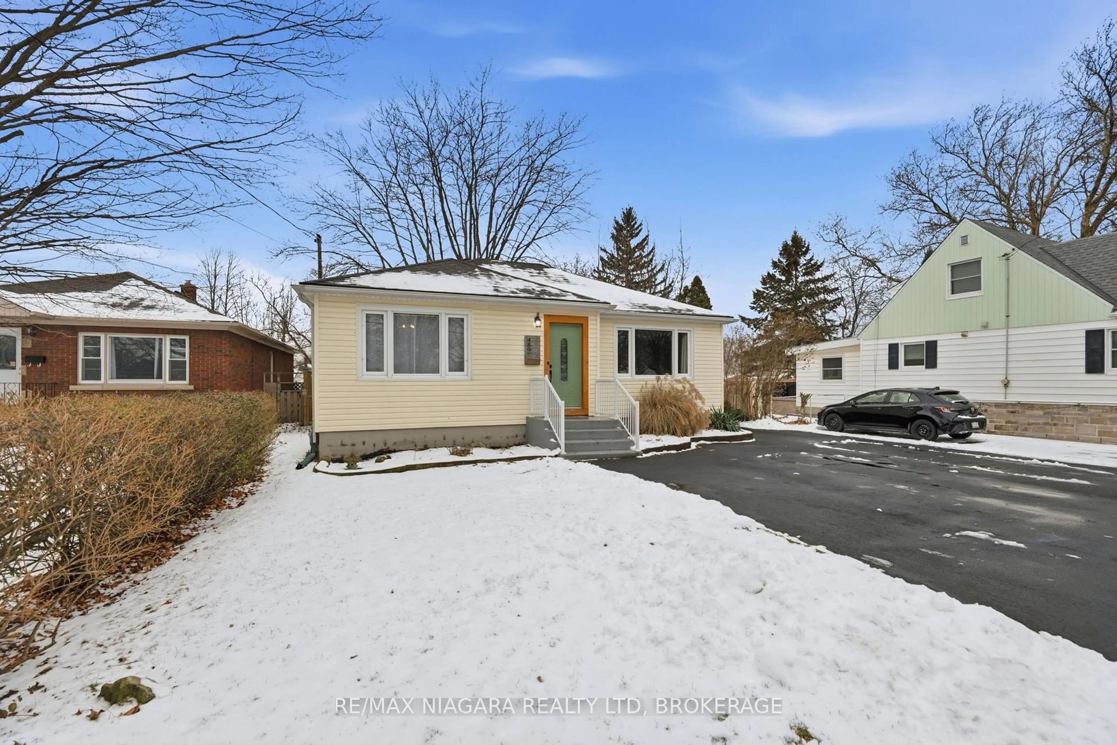 Unknown for 489 Vine St, St. Catharines Ontario L2M 3T2