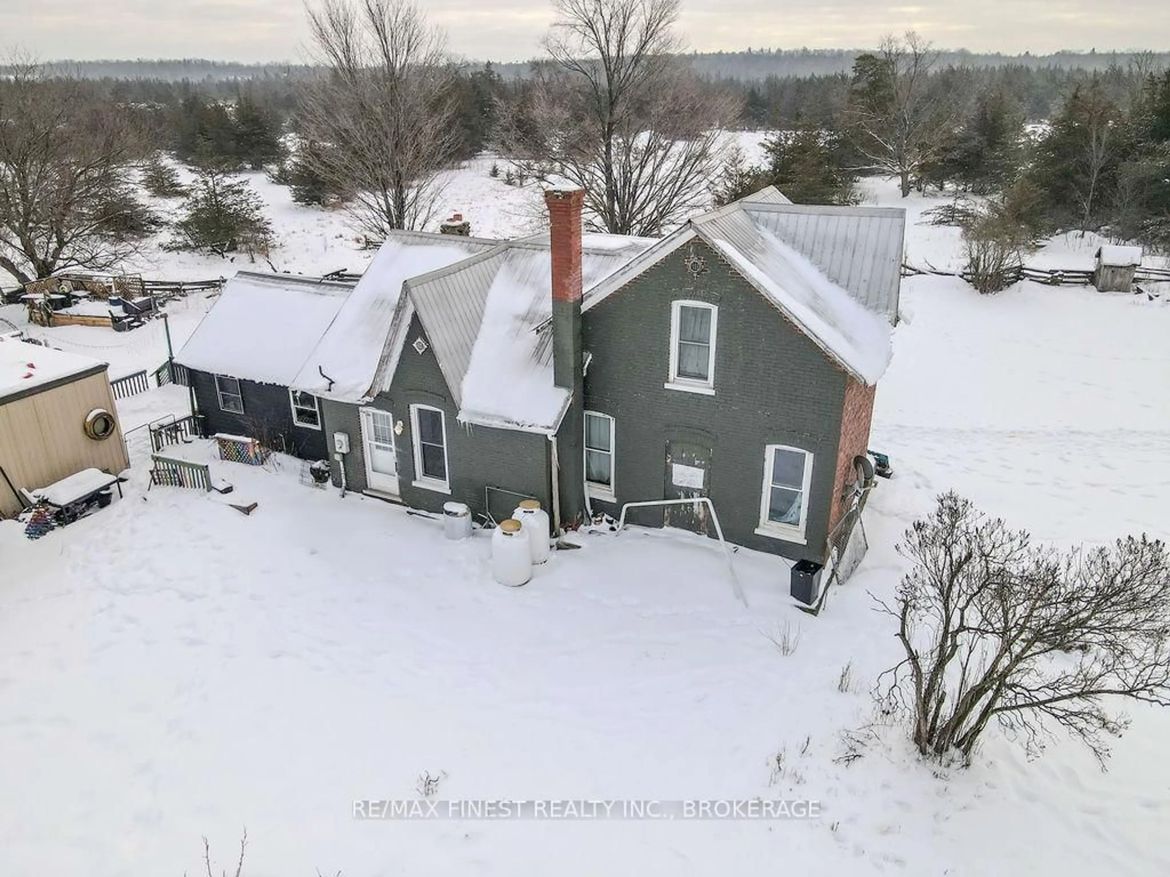 A pic from outside/outdoor area/front of a property/back of a property/a pic from drone, building for 142 Cooks Rd, Greater Napanee Ontario K0K 2W0