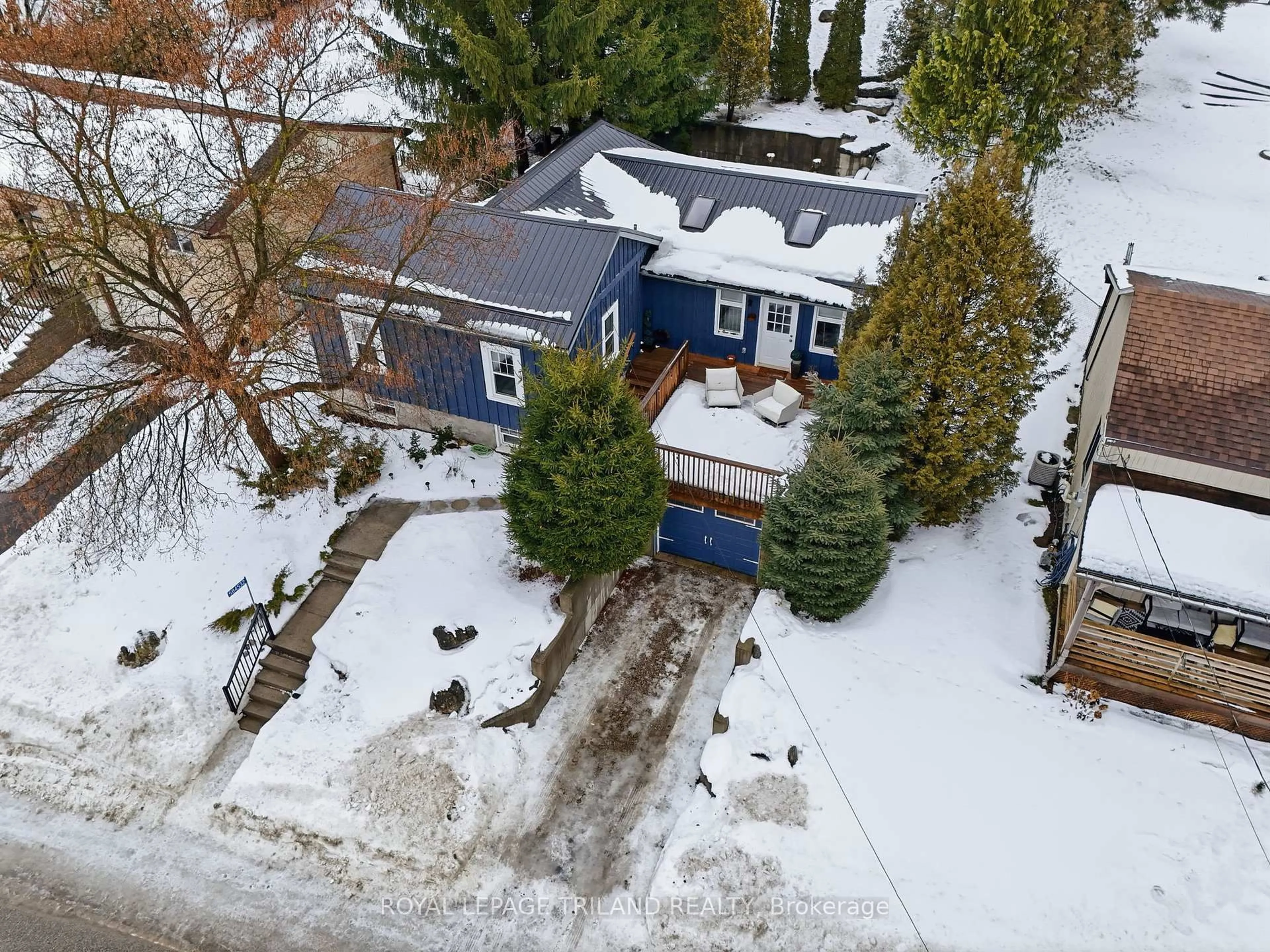 A pic from outside/outdoor area/front of a property/back of a property/a pic from drone, street for 584532 BEACHVILLE Rd, South-West Oxford Ontario N0J 1A0